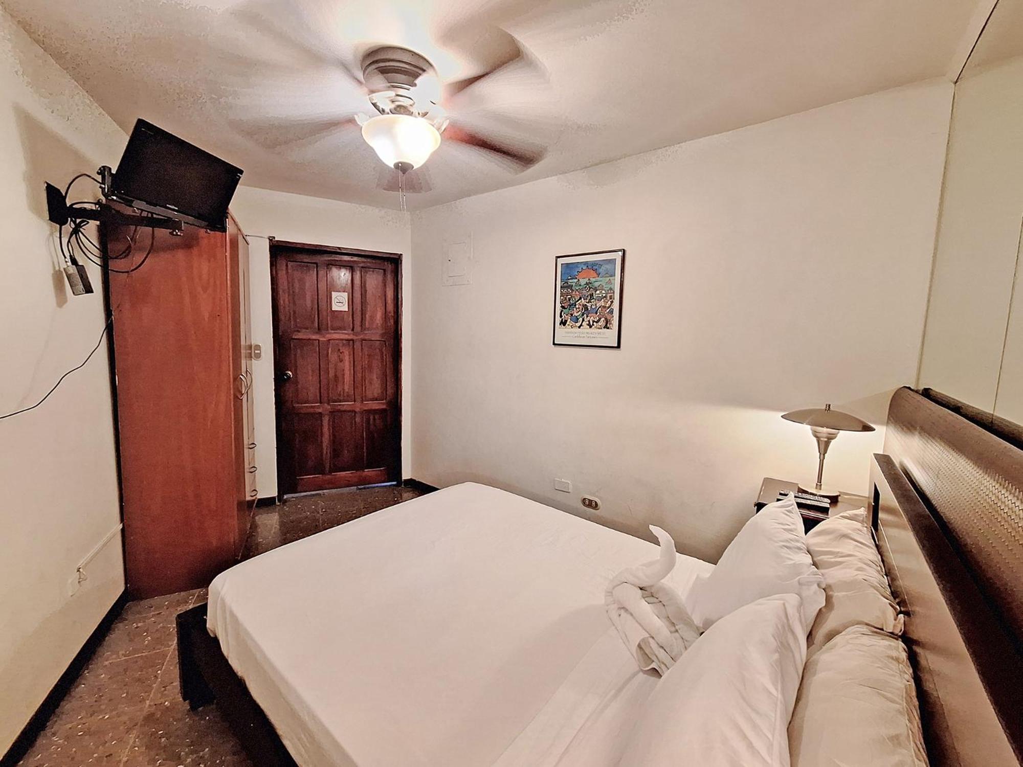 Budget Double Room photo 3