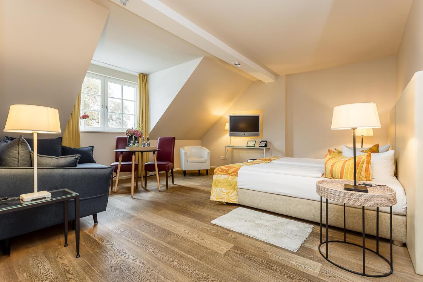 Small Suite
