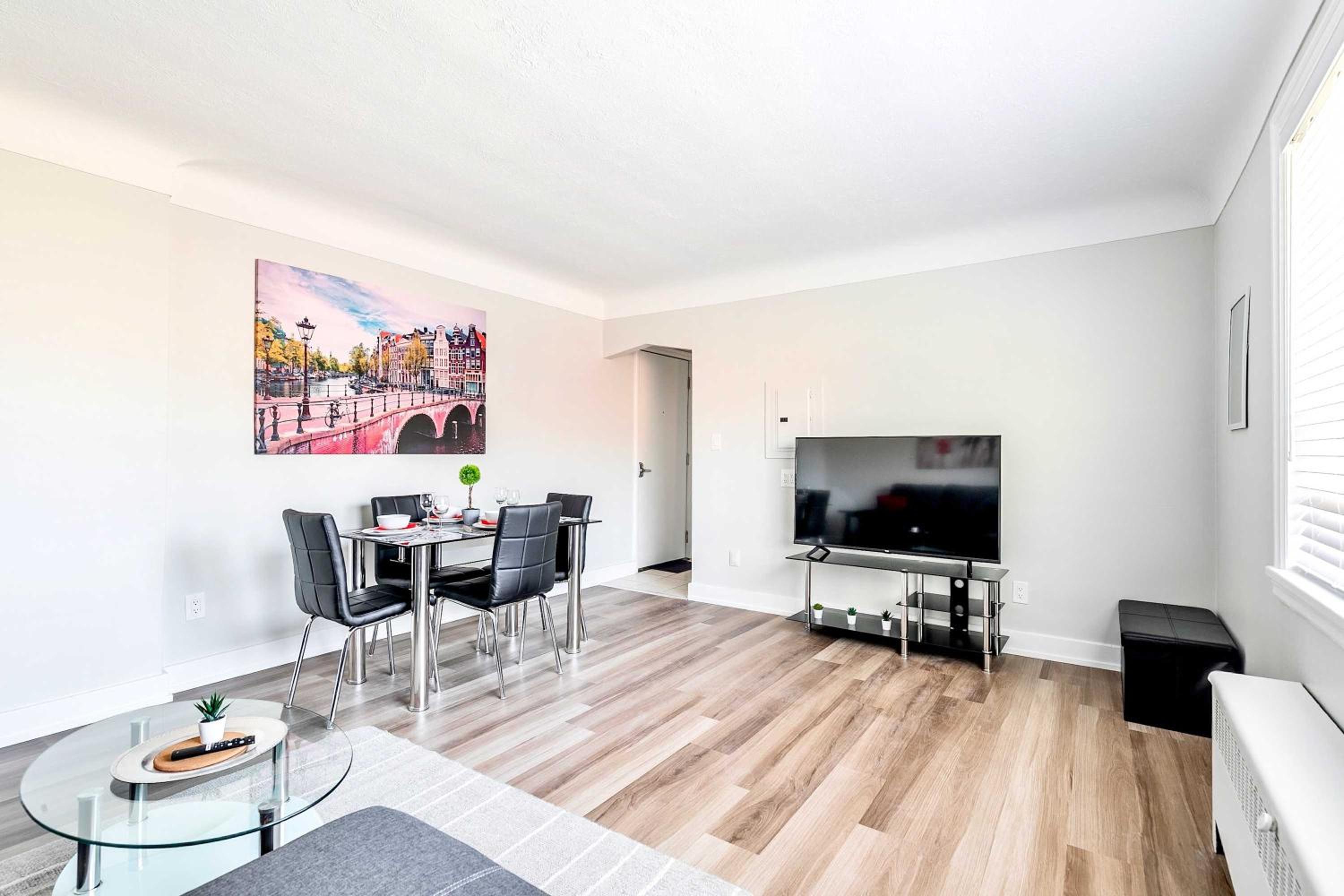 Apartment photo 2