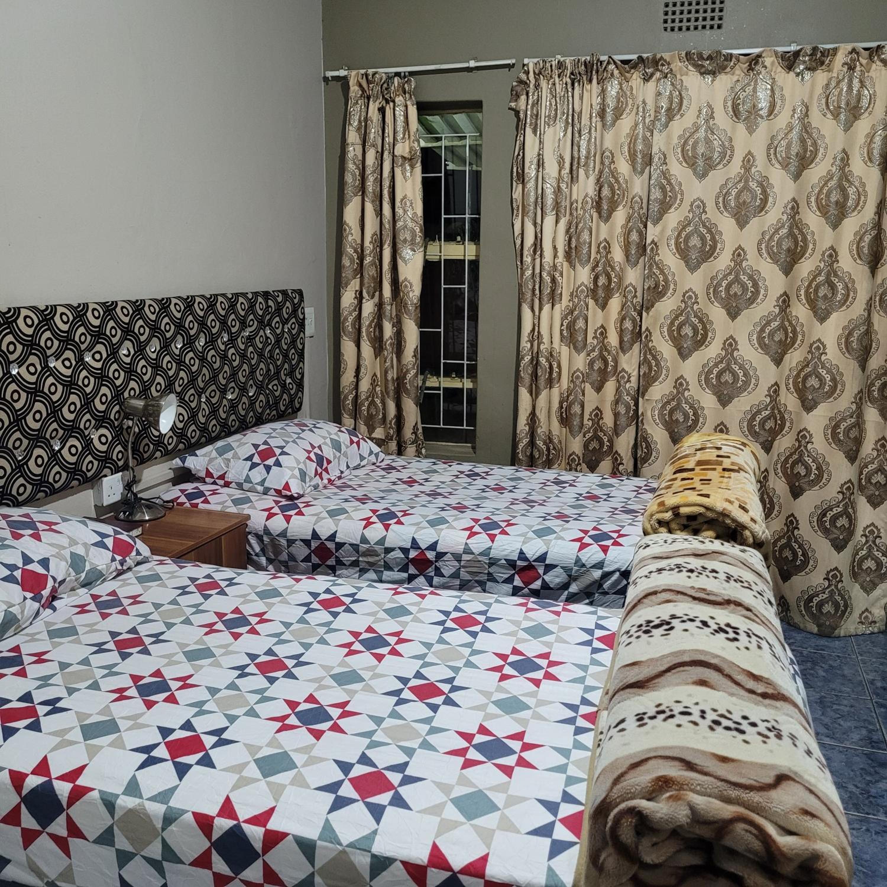 Twin Room with Private Bathroom photo 1