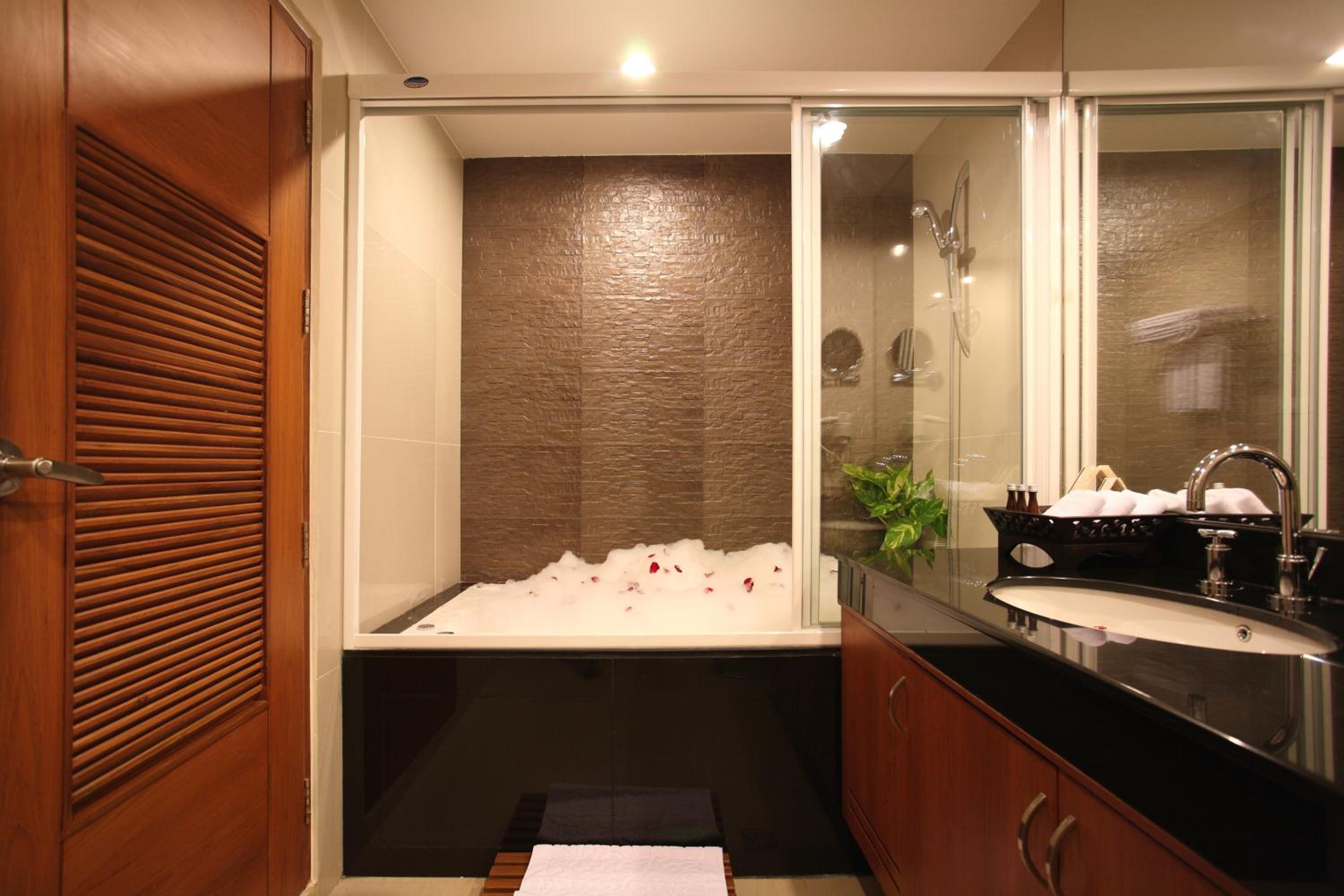 Royal Suite photo 2