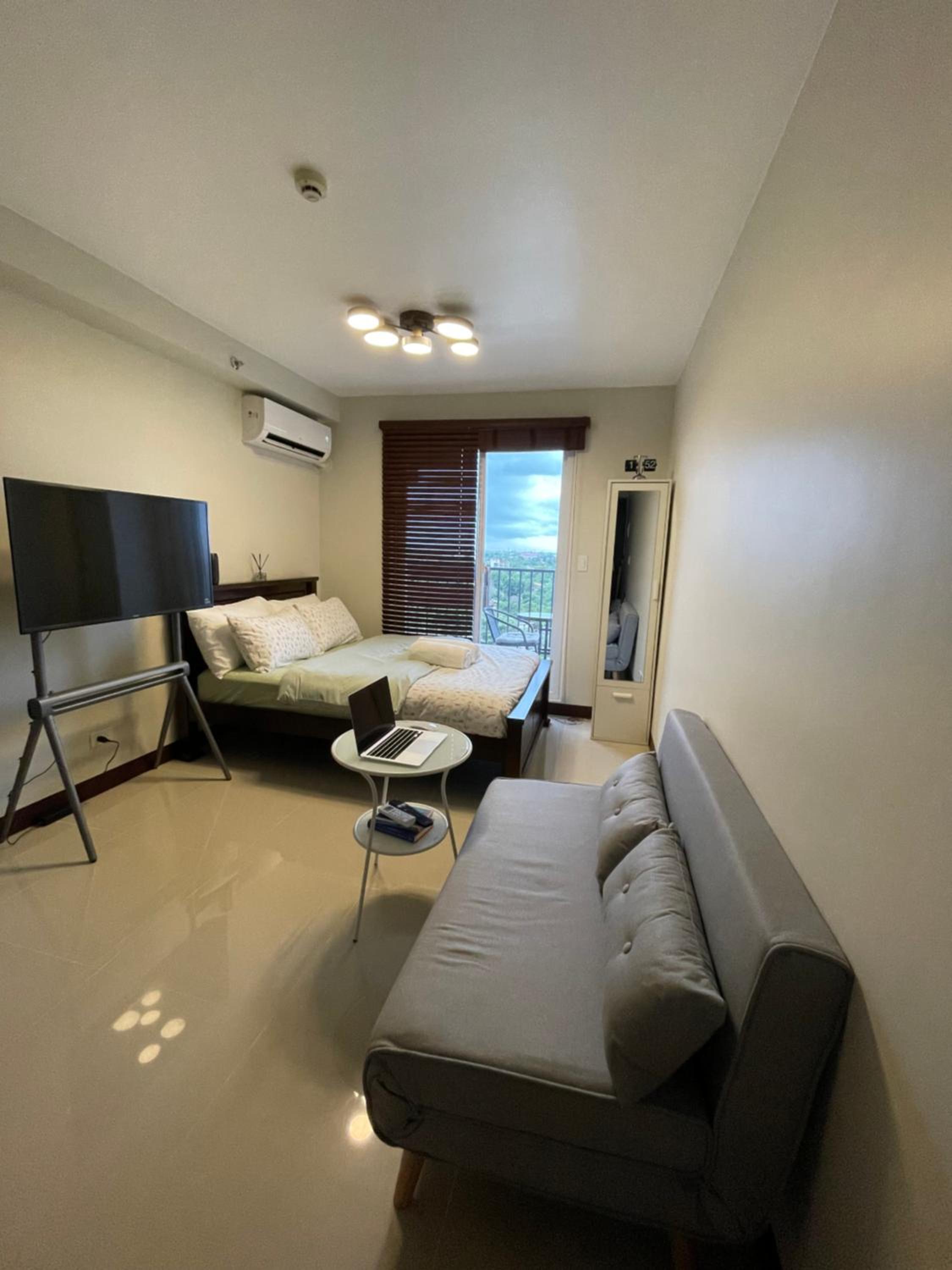 One-Bedroom Apartment photo 3