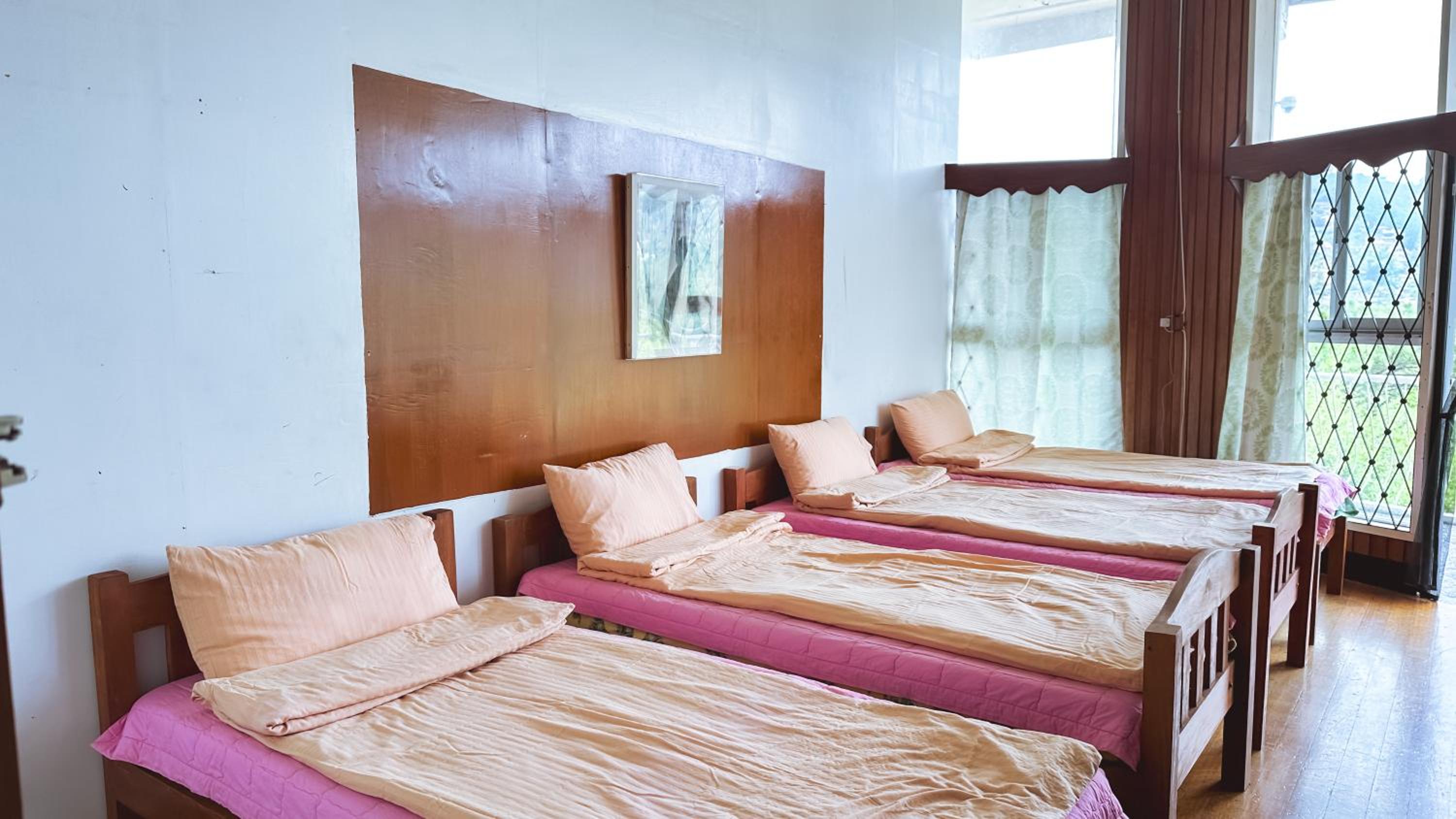 Quadruple Room with Mountain View photo 3