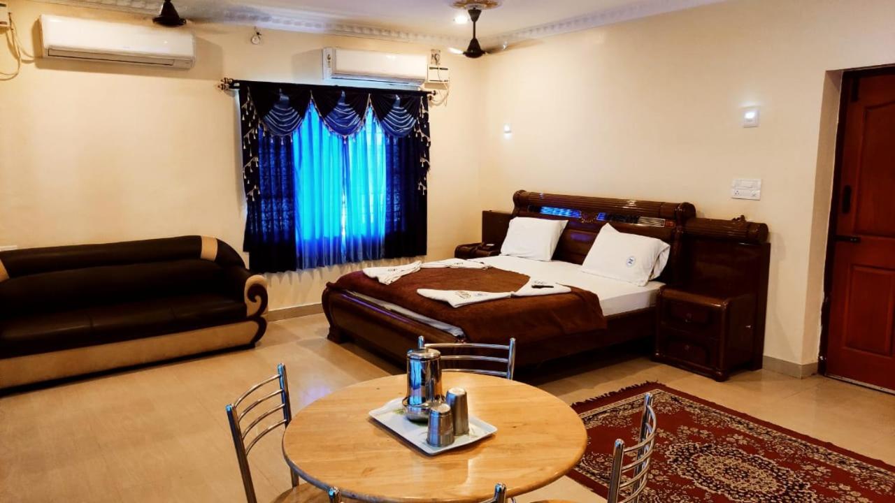 Deluxe King Suite