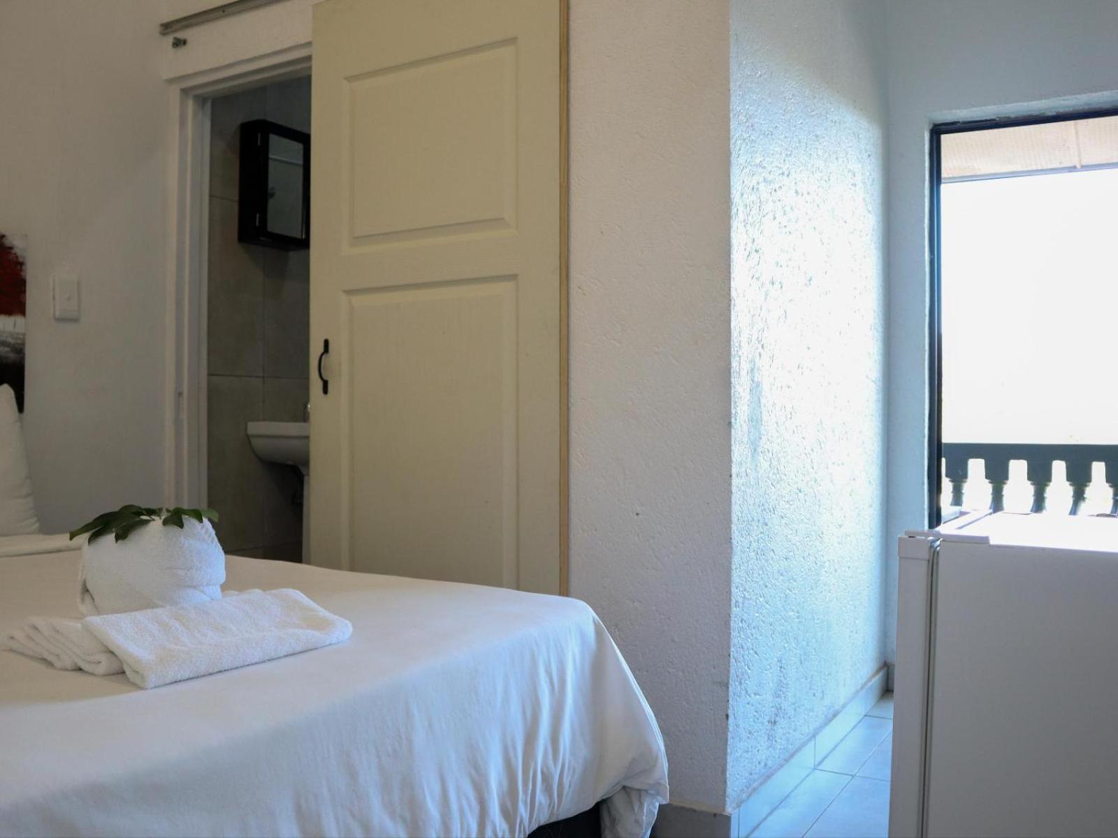 Economy Double Room - Photo 12
