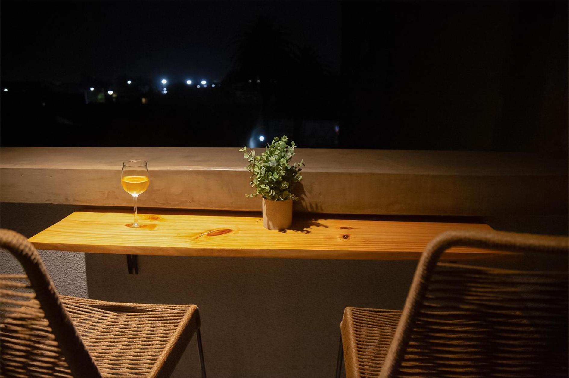 One-Bedroom Apartment with Balcony and City View photo 2
