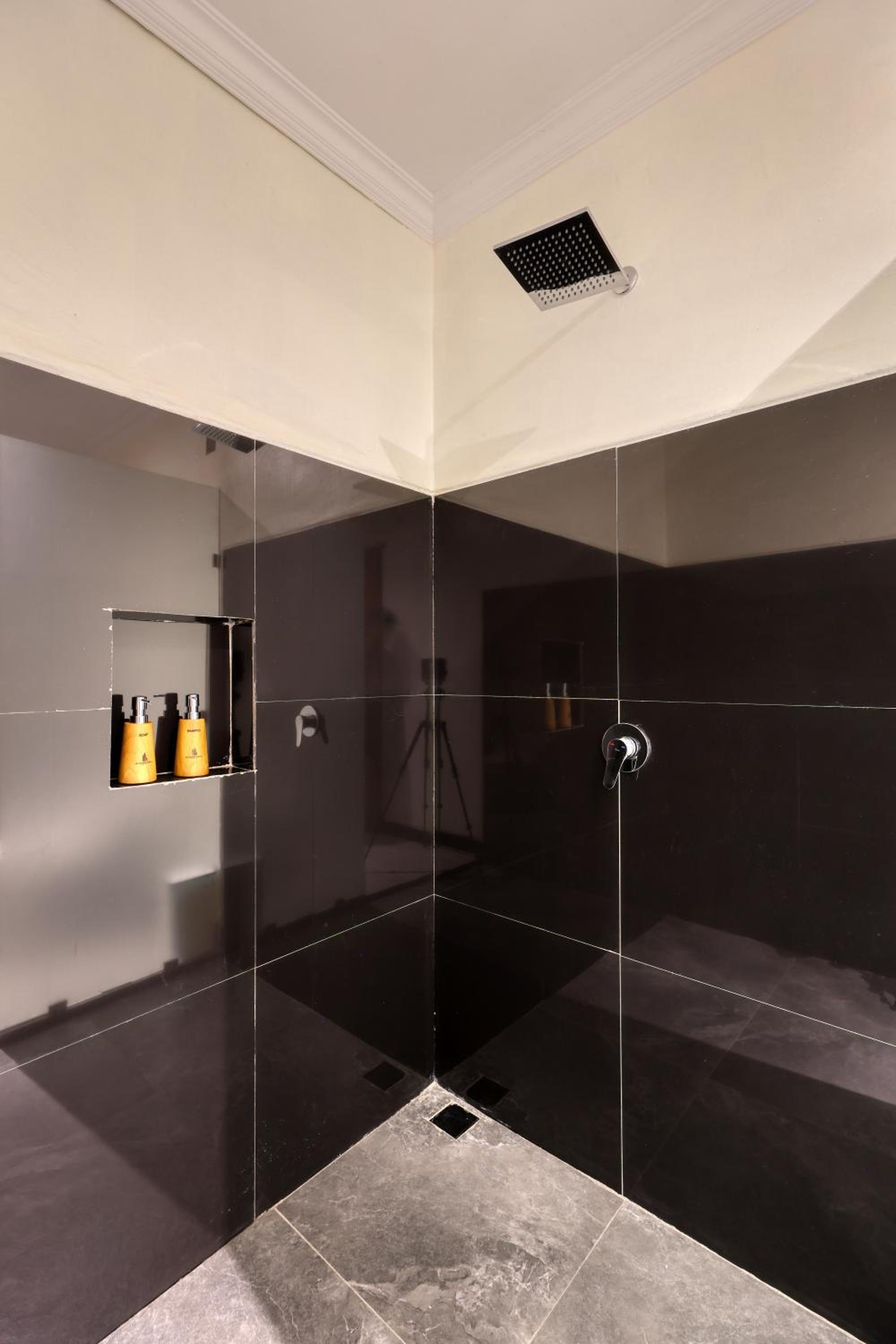 Deluxe Twin Room - Photo 32