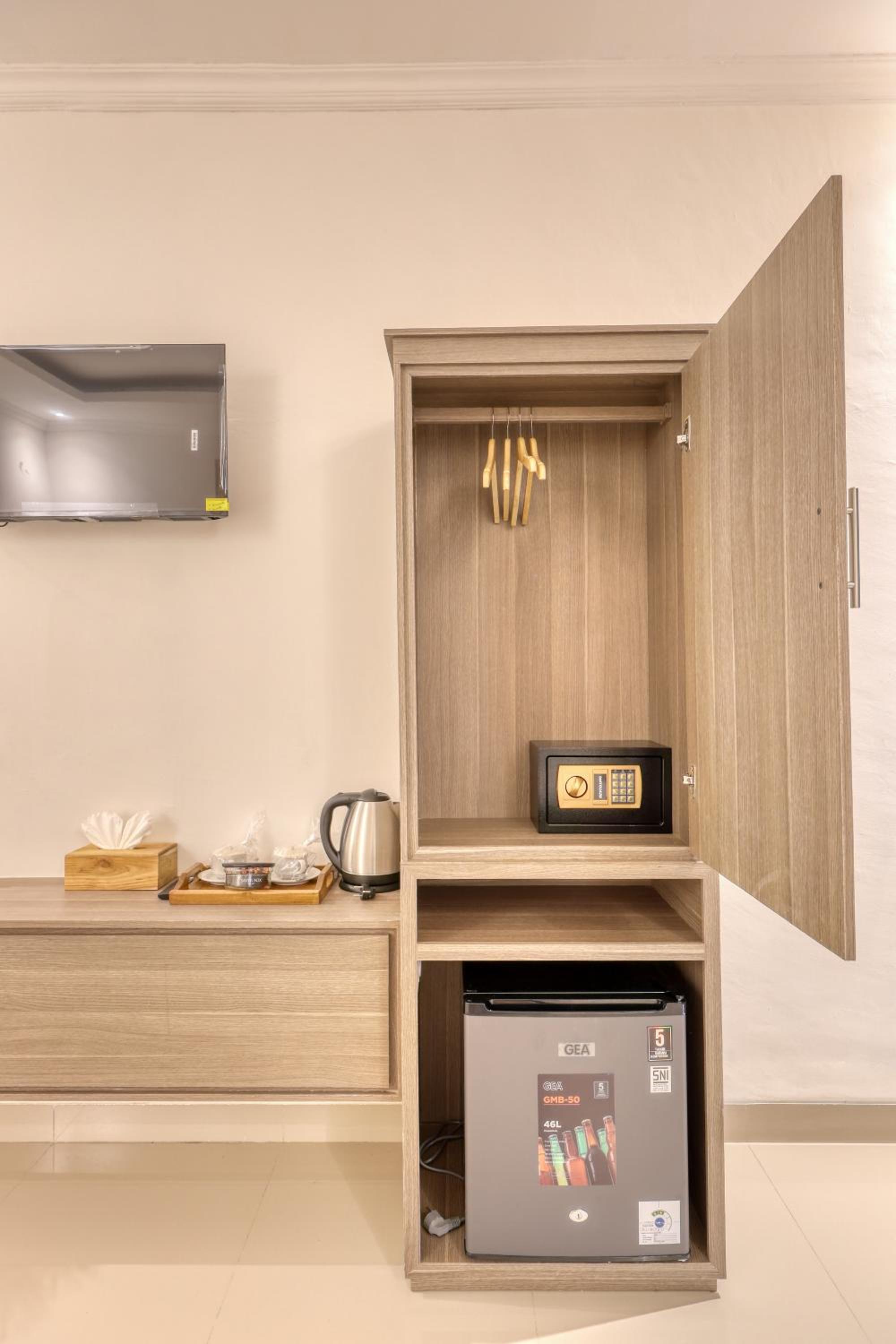 Suite with Sea View - Photo 22