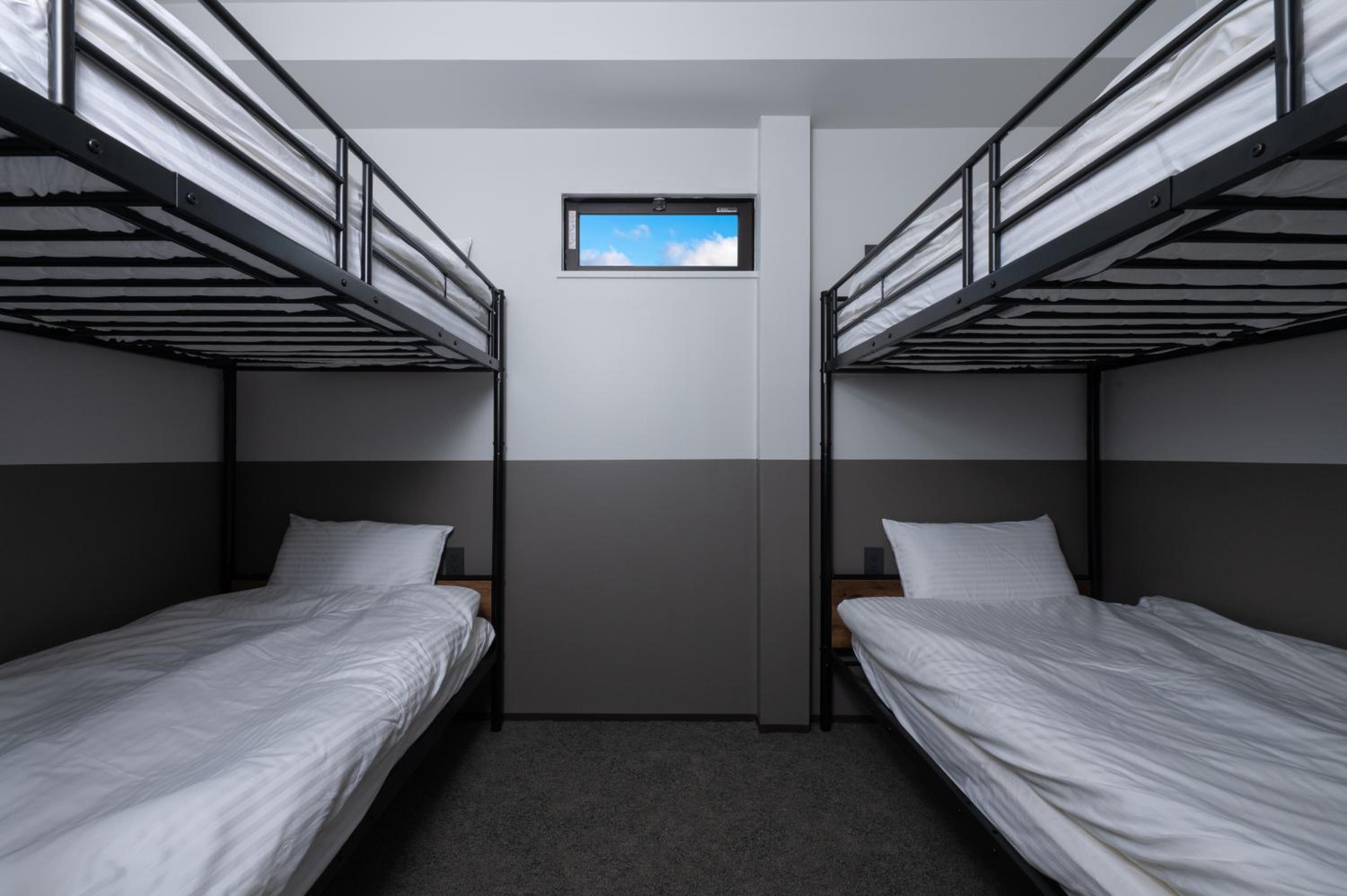 Quadruple Room with Shared Bathroom photo 1