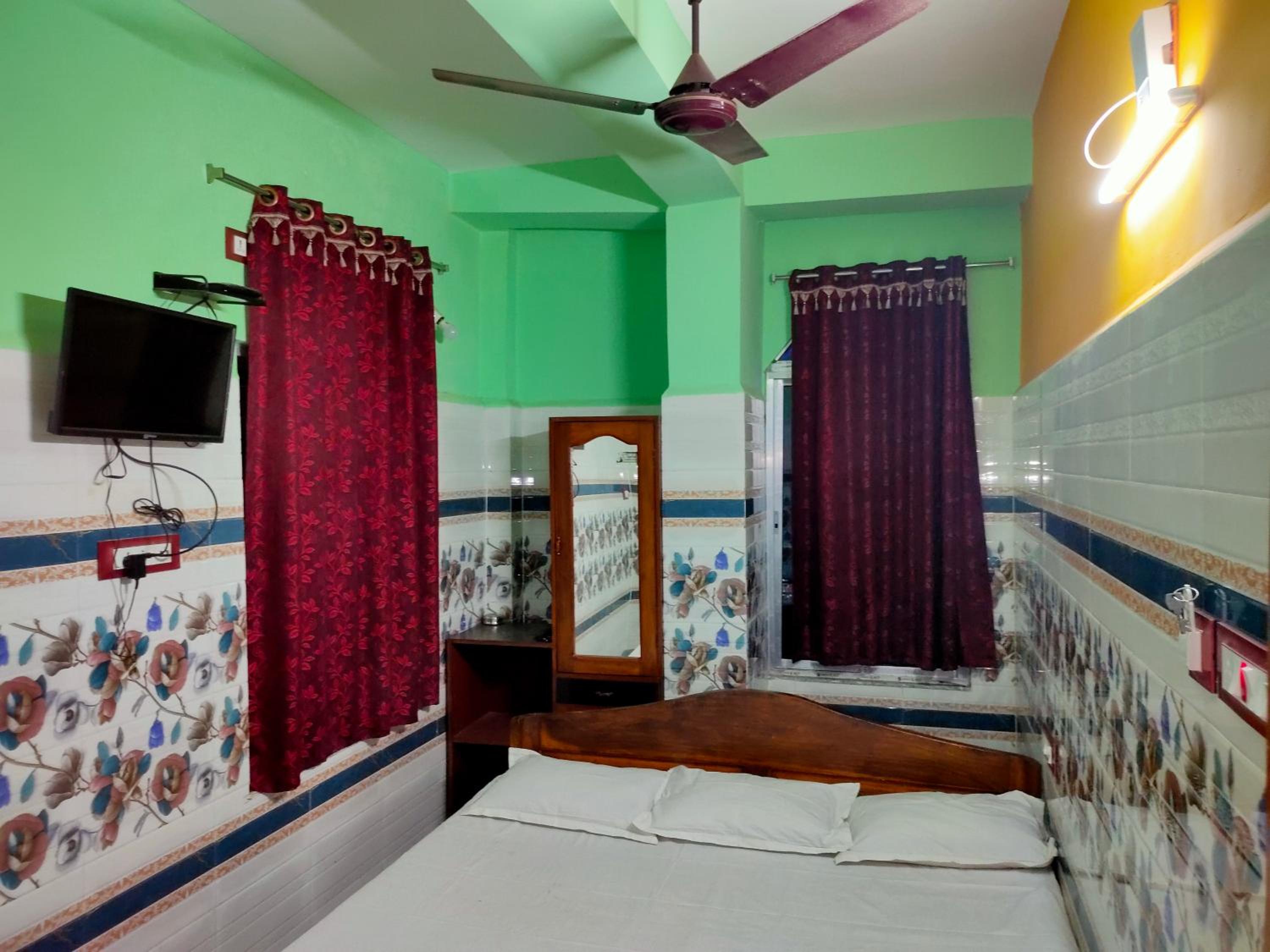 Budget Double Room photo 2