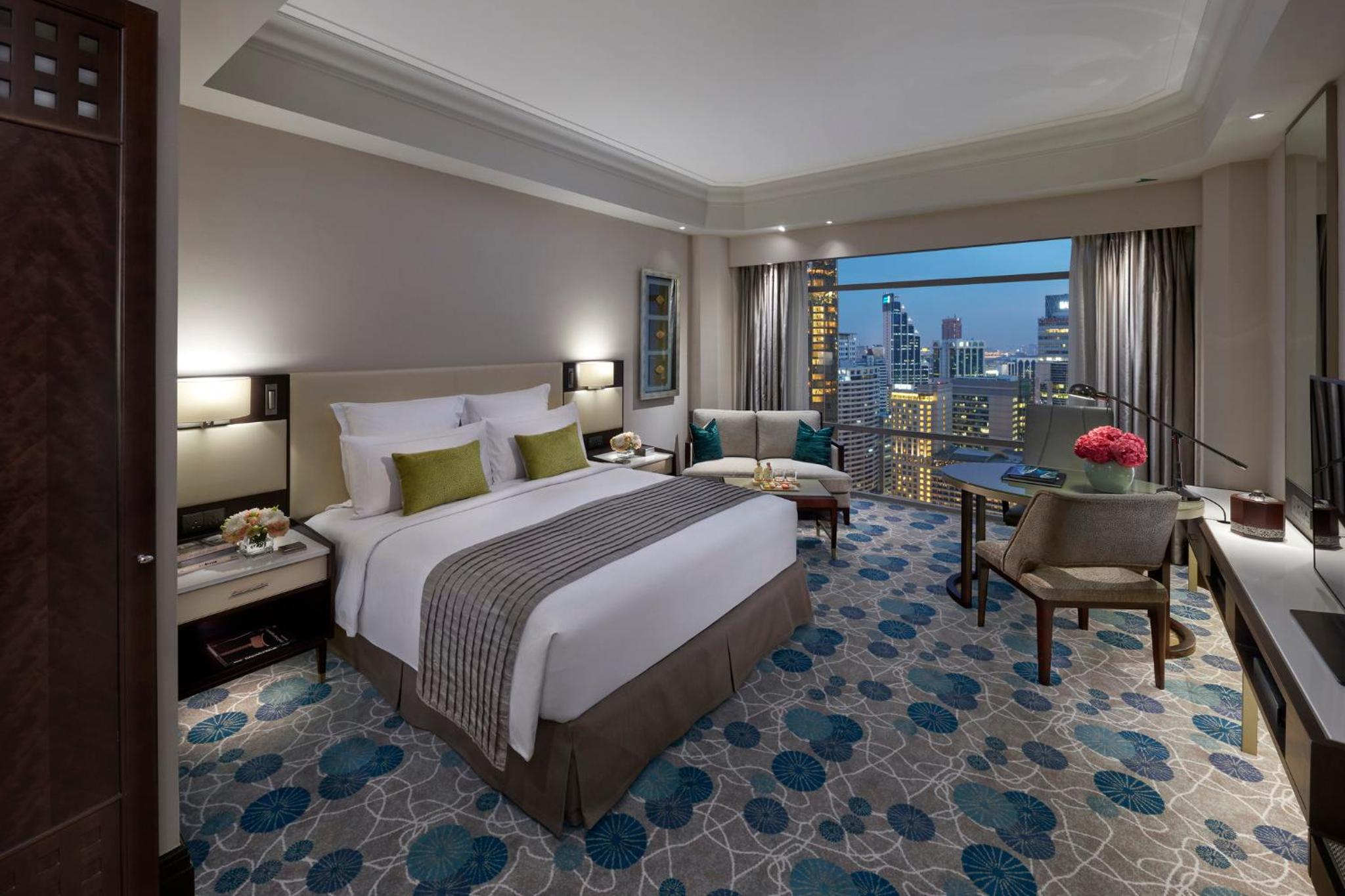 Park View Connecting Room King Bed