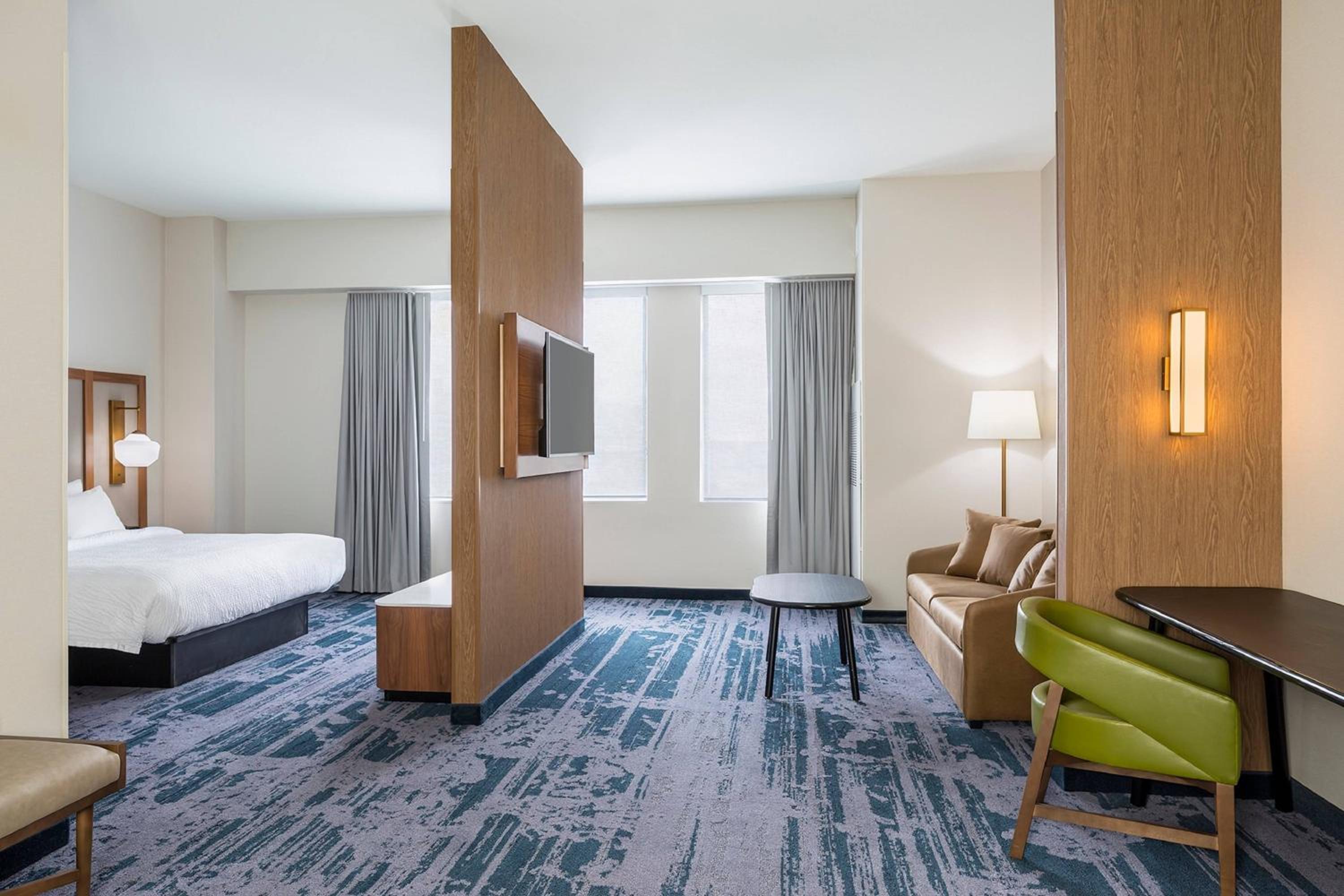 Larger Suite, 1 King, Sofa bed - Photo 1