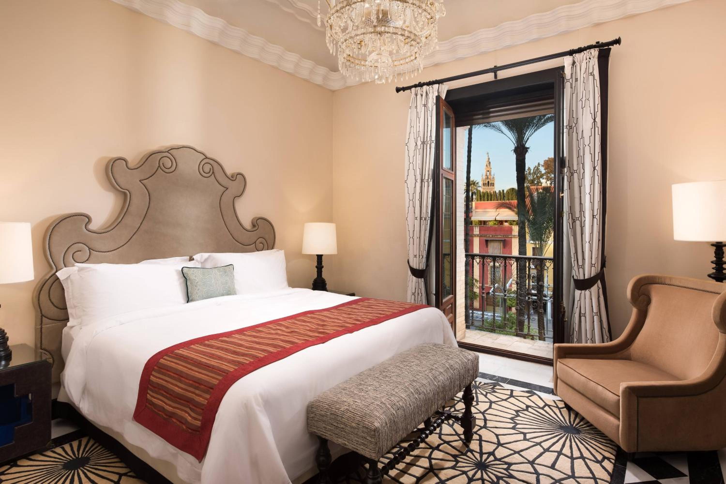 Deluxe King Suite