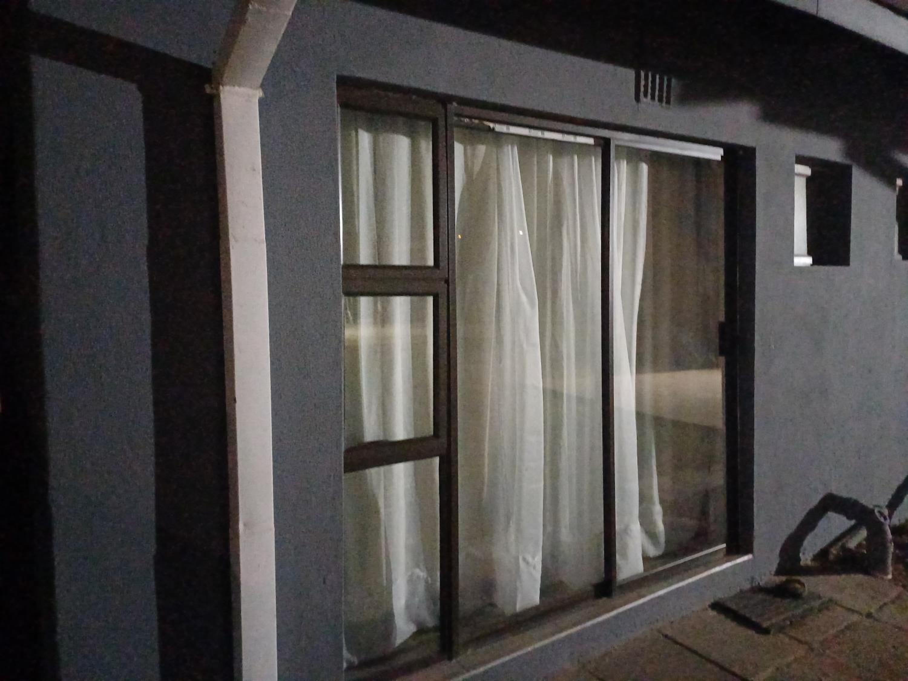 Single Room with Private Bathroom photo 3