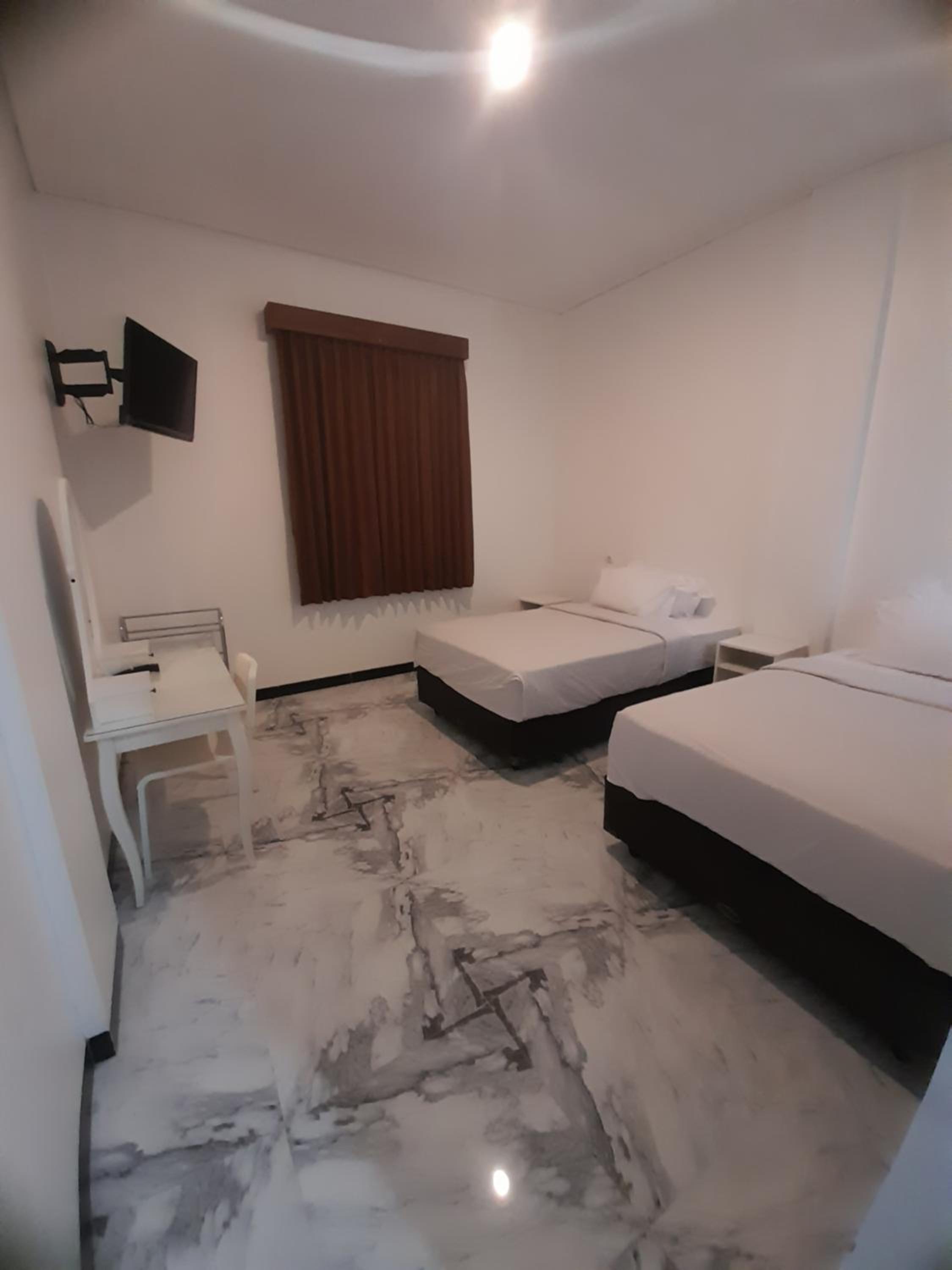 Standard Twin Room photo 2