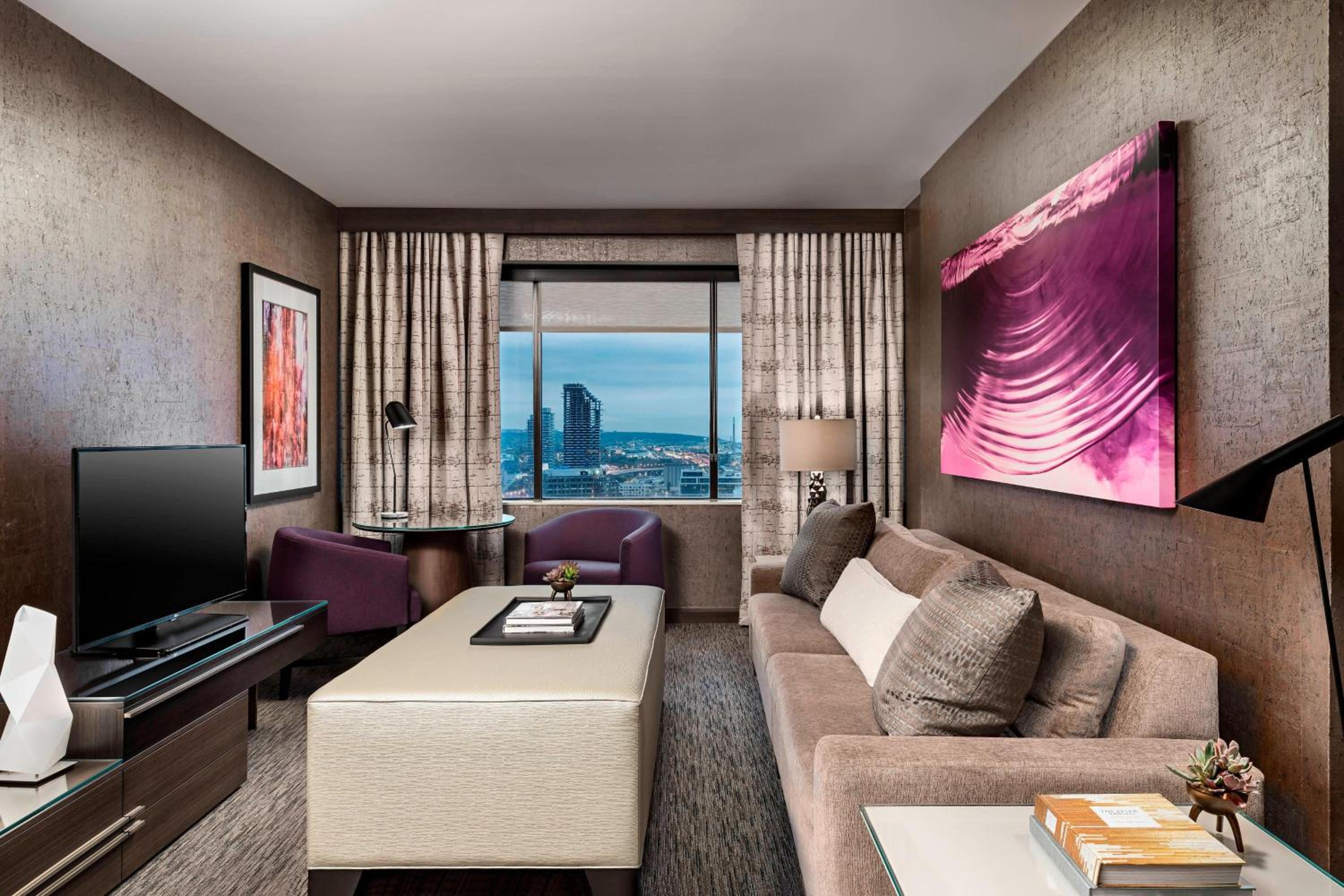 The Portlands Suite, 1 King, Lake View