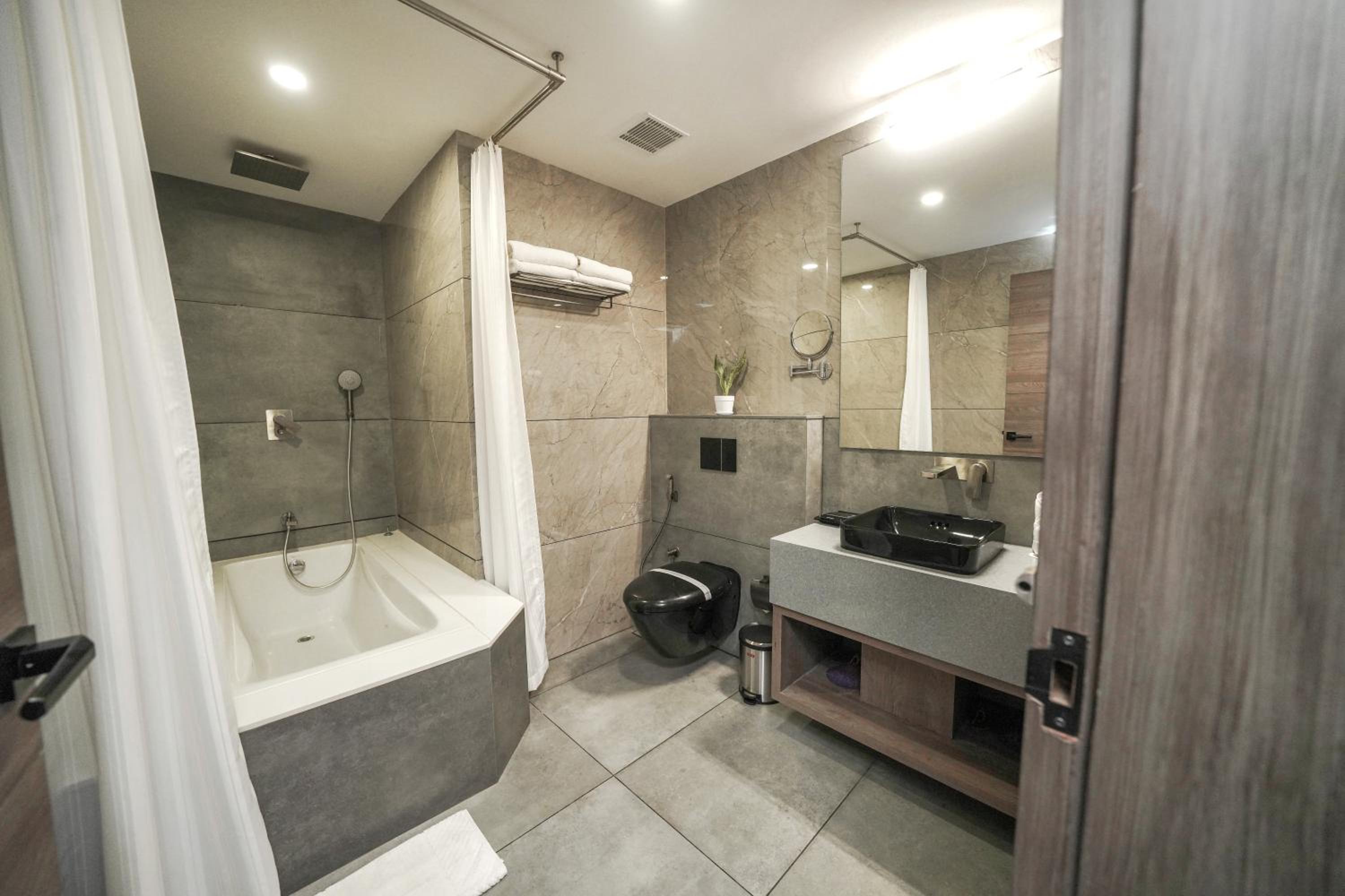 Suite with 15% off on session of 60 mins Spa Suite with 15% off on session of 60 mins Spa