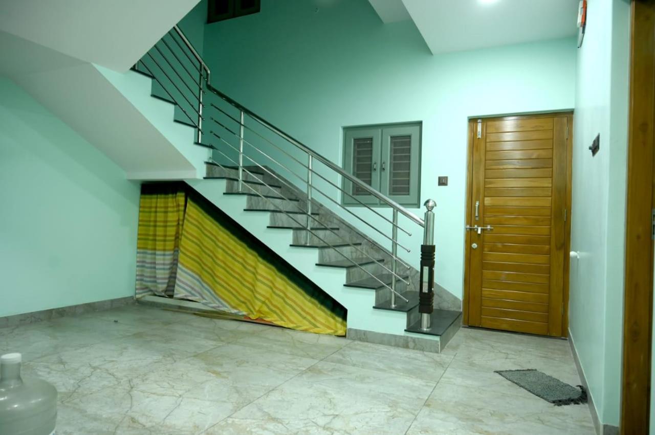 Three-Bedroom House photo 2