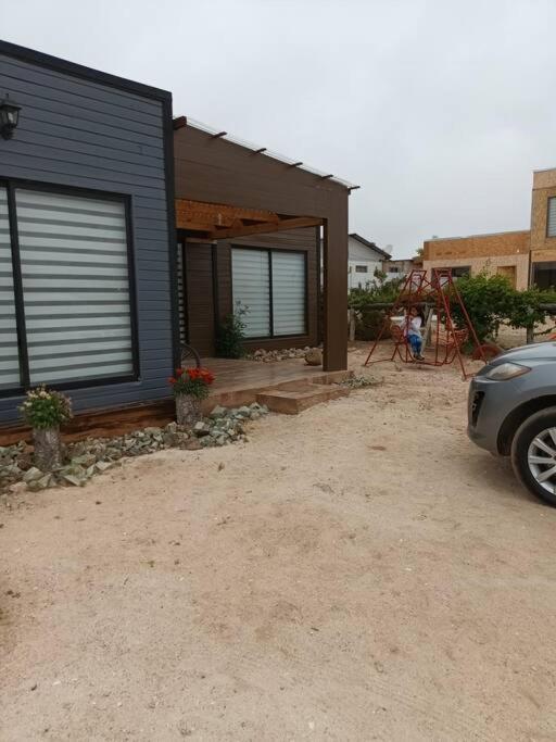 Three-Bedroom House photo 2