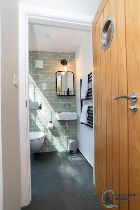 One-Bedroom House photo 2