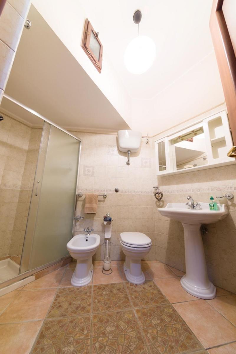 Three-Bedroom House photo 3