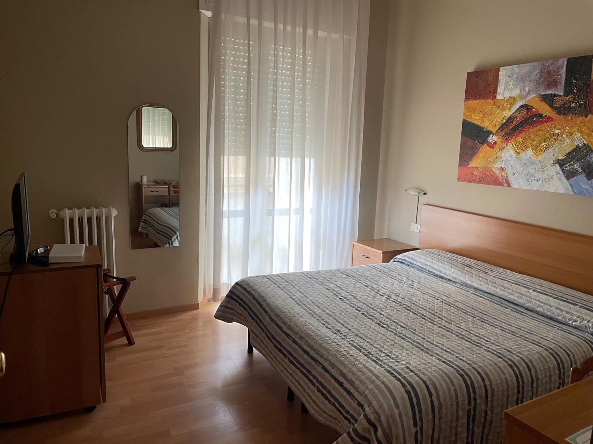 Single Room photo 3