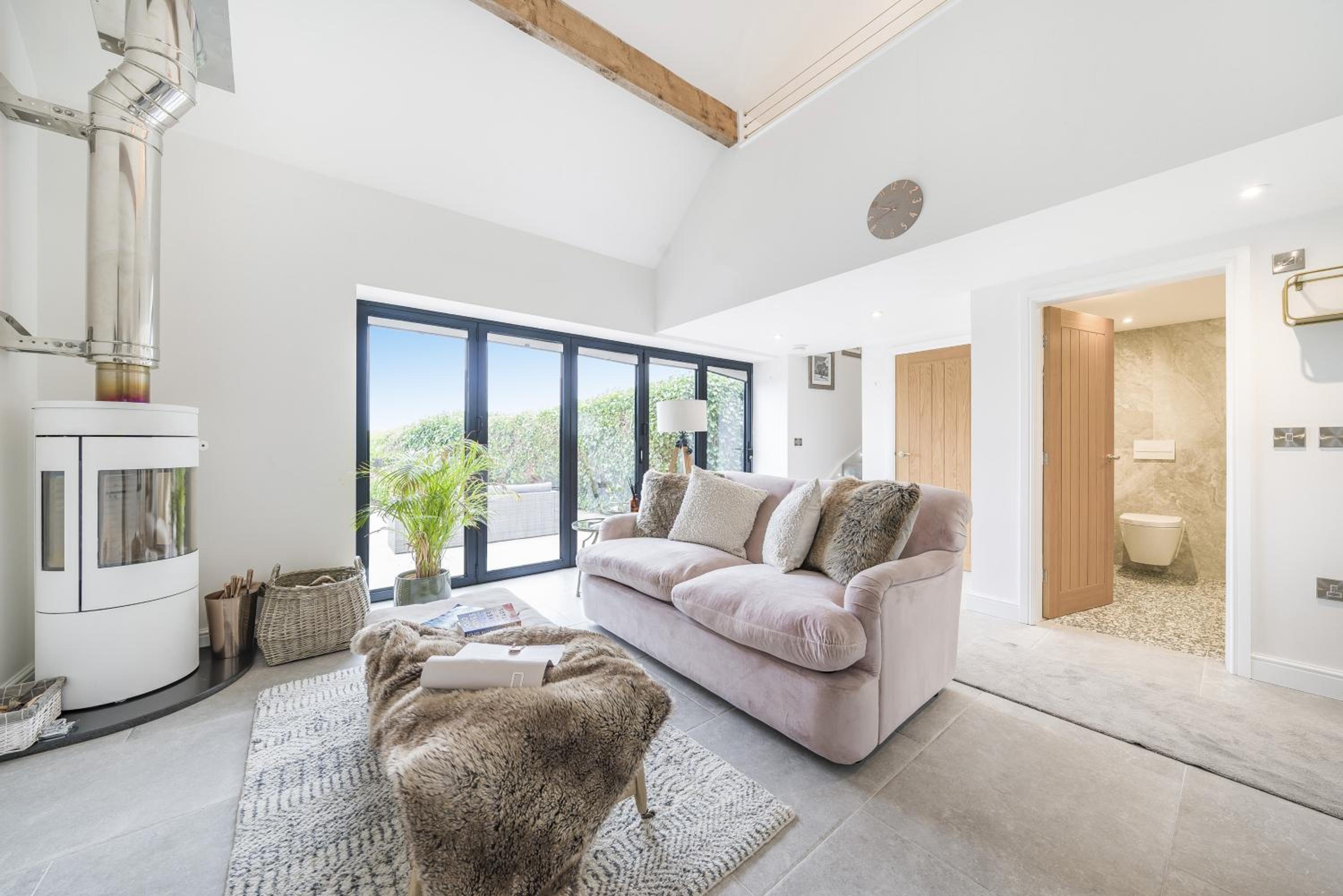 One-Bedroom House photo 1