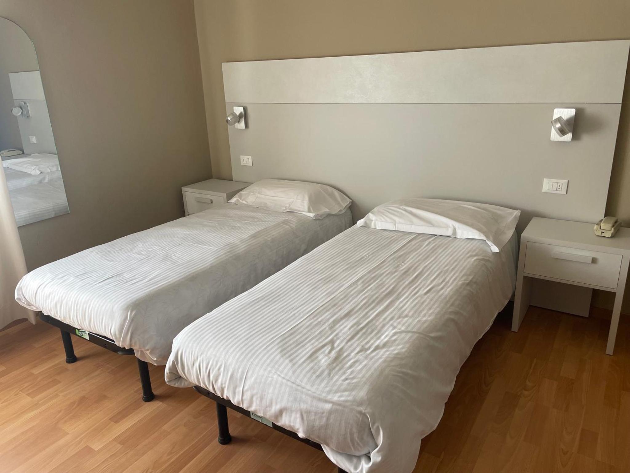 Classic Twin Room photo 3