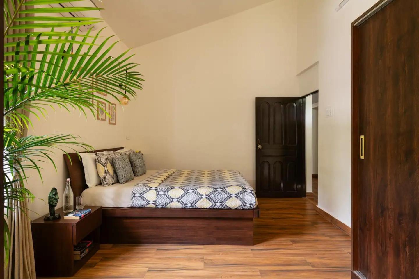Three-Bedroom Villa photo 2