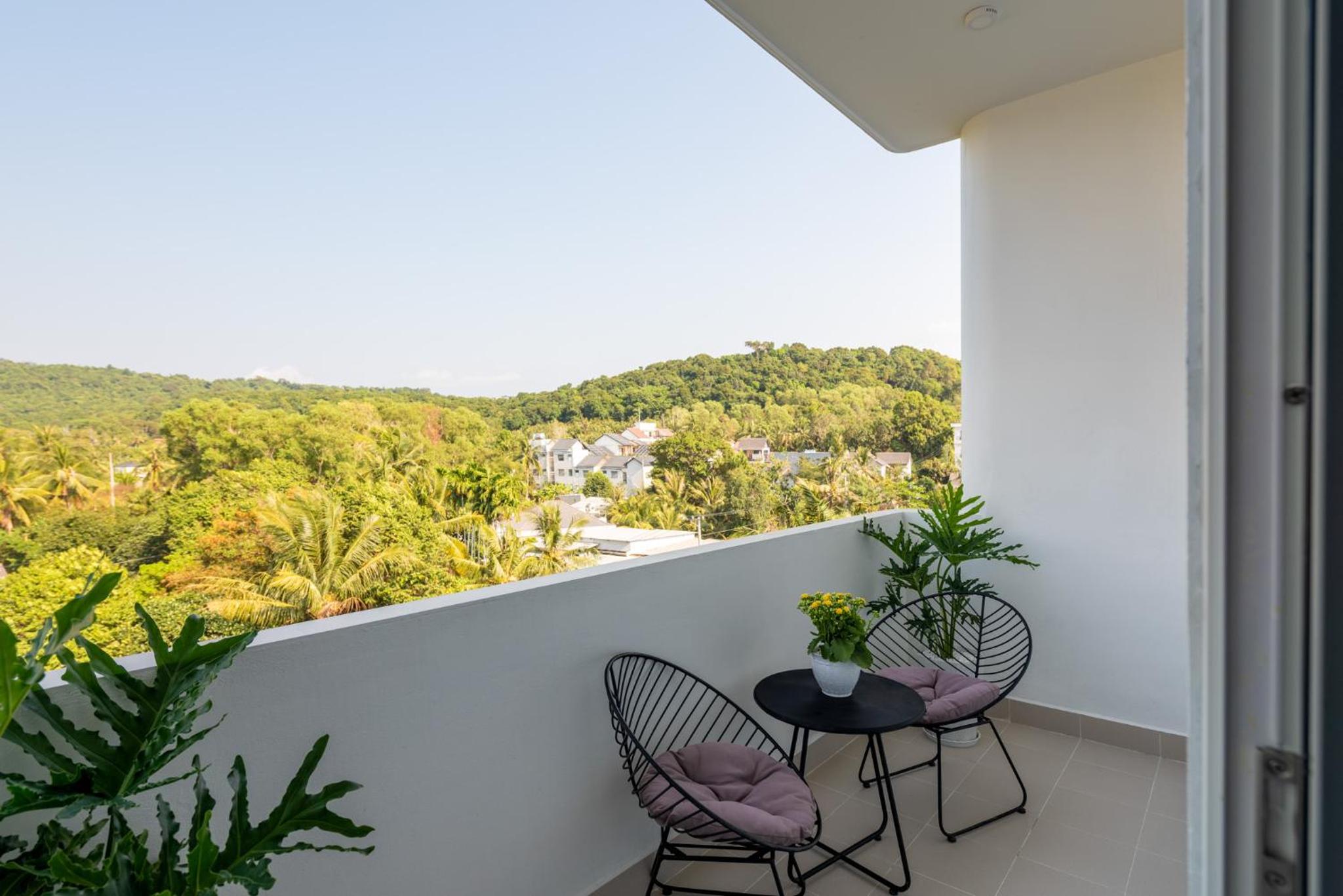 Superior Double Room with Balcony - Photo 16