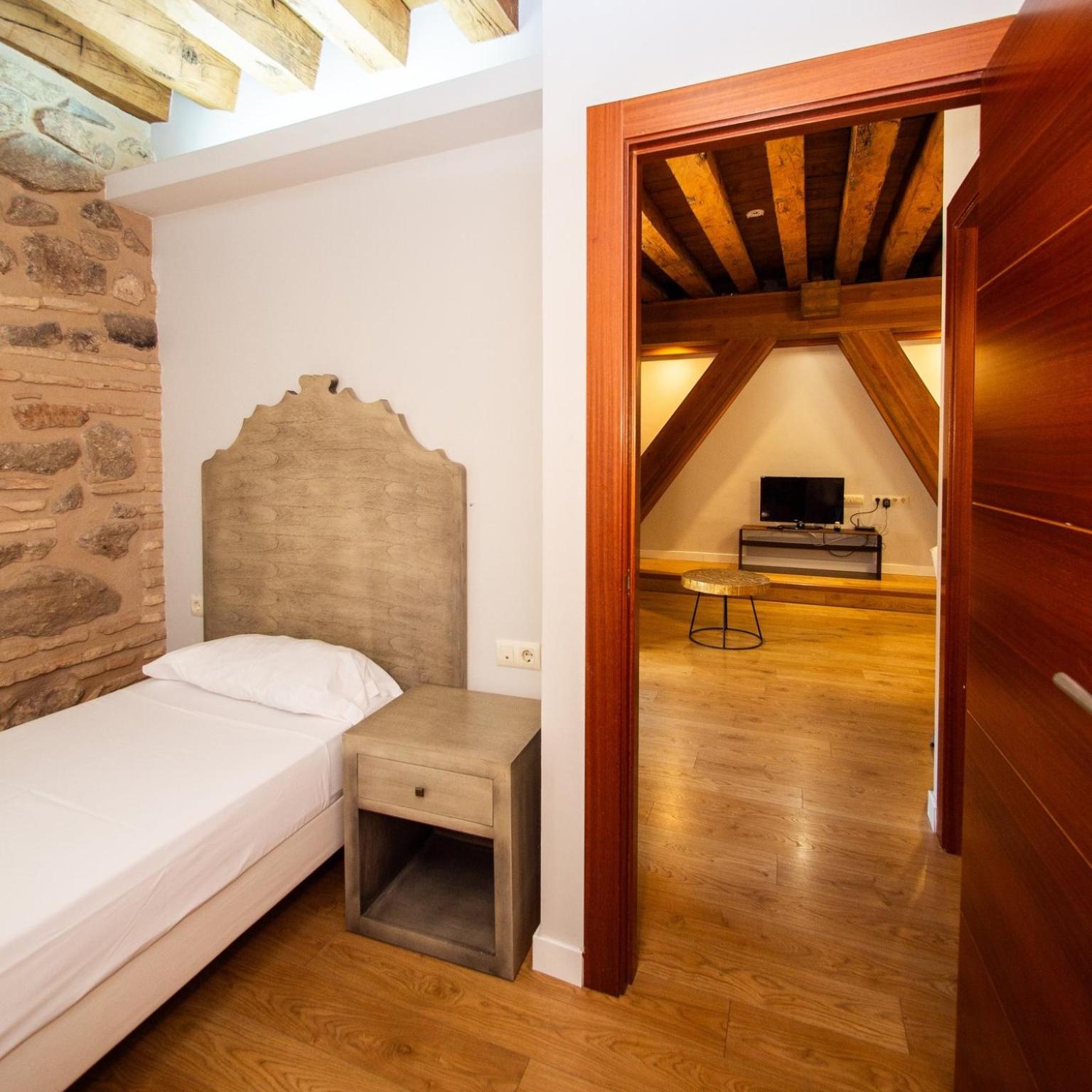 Two-Room Apartment - Photo 1