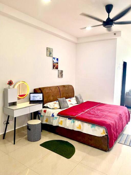 One-Bedroom Apartment photo 1