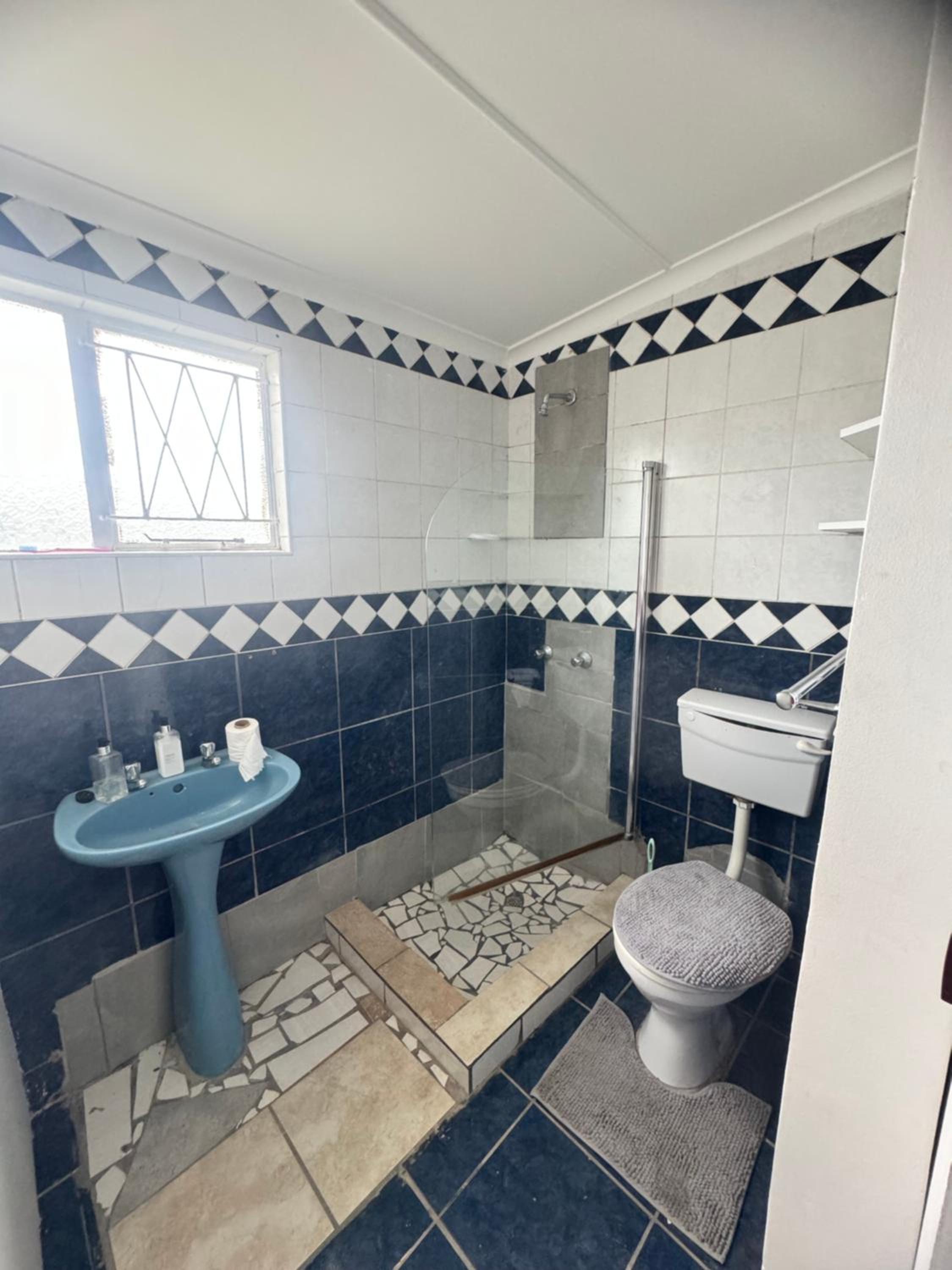 Double Room with Private Bathroom photo 3