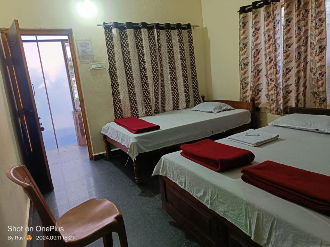 Budget Double Room photo 3