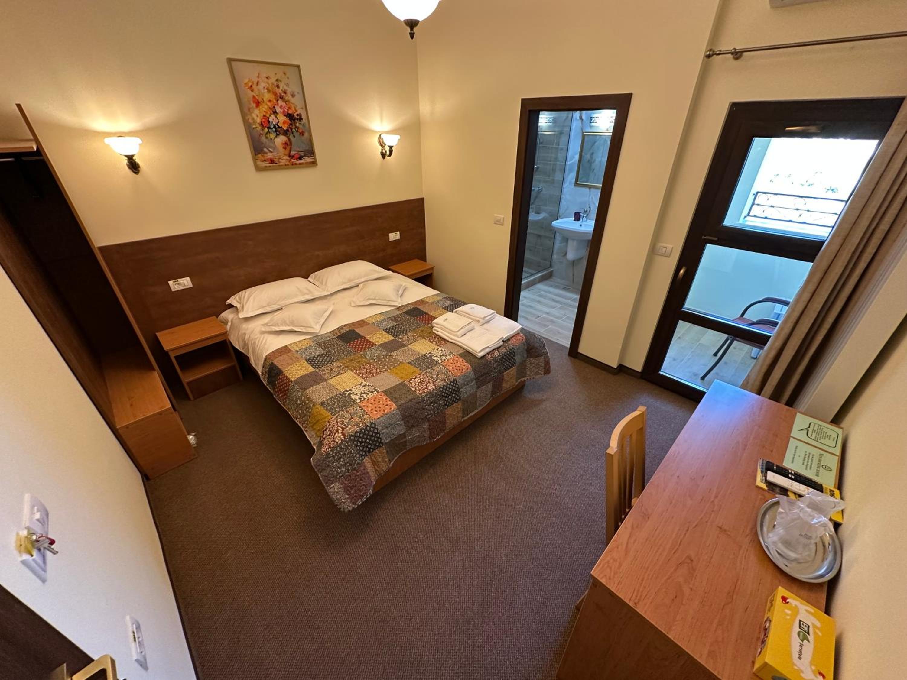 Deluxe Double Room with Balcony - Photo 15