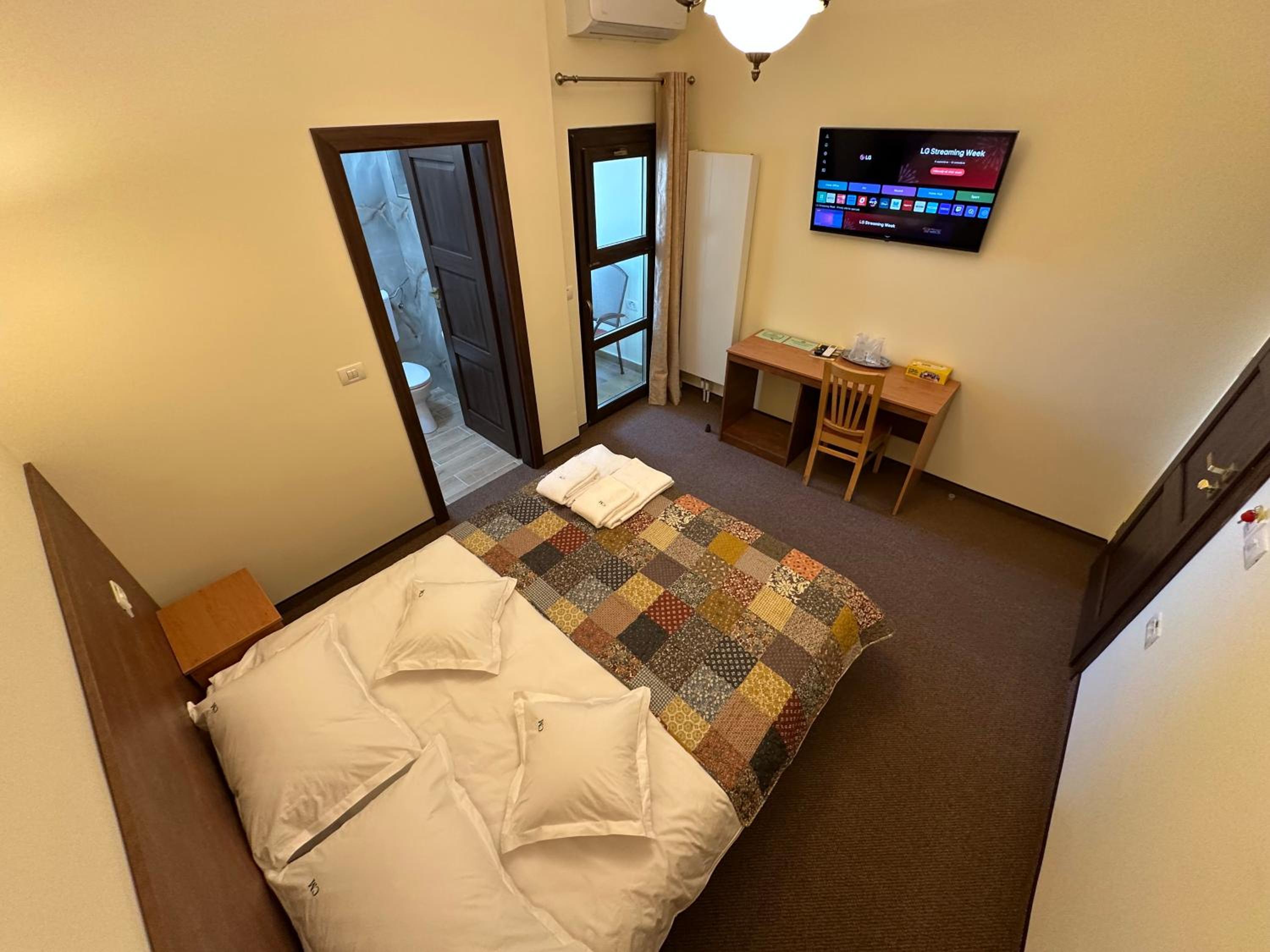 Deluxe Double Room with Balcony - Photo 2