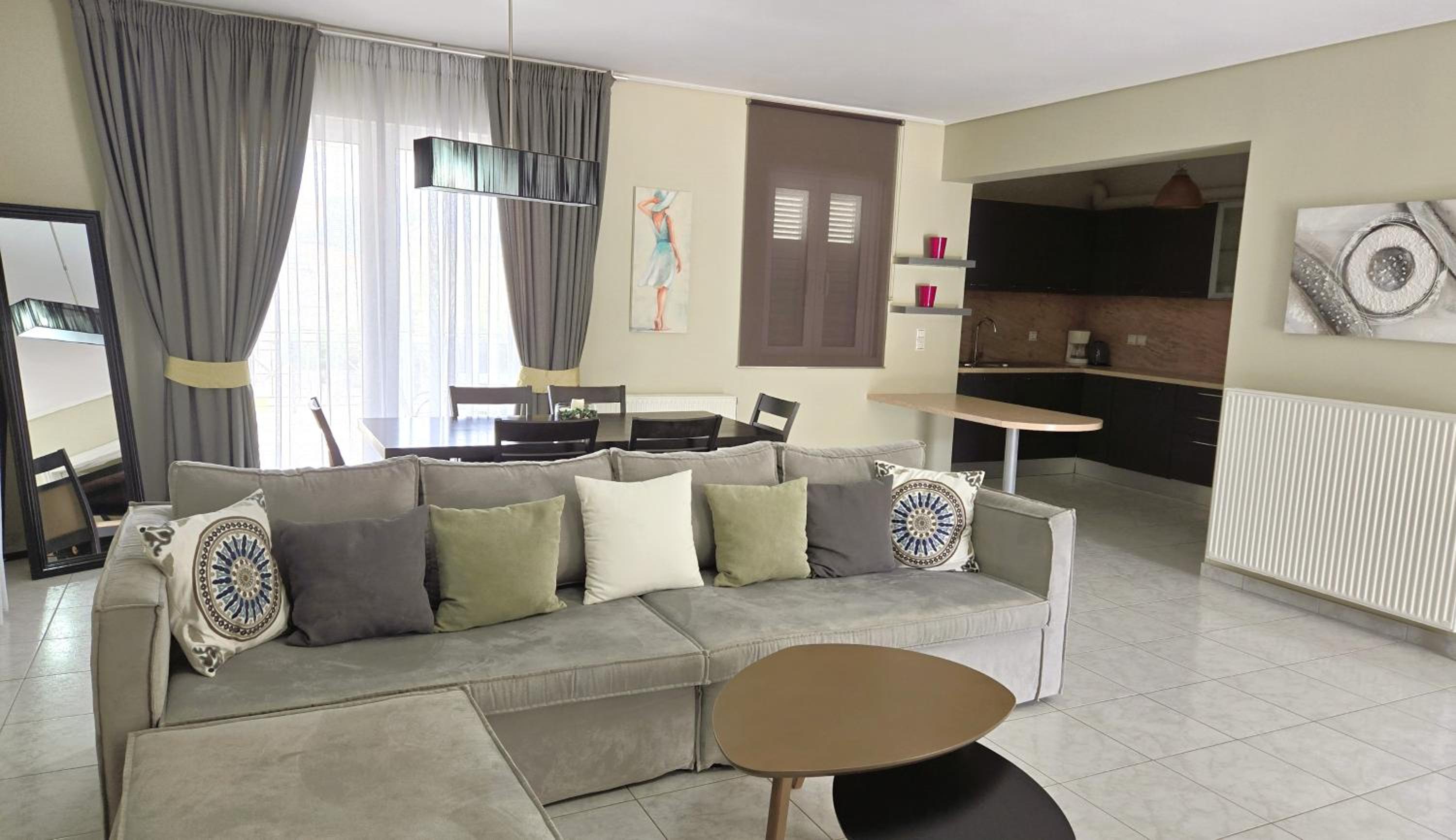 Superior Four-Bedroom Apartment photo 3