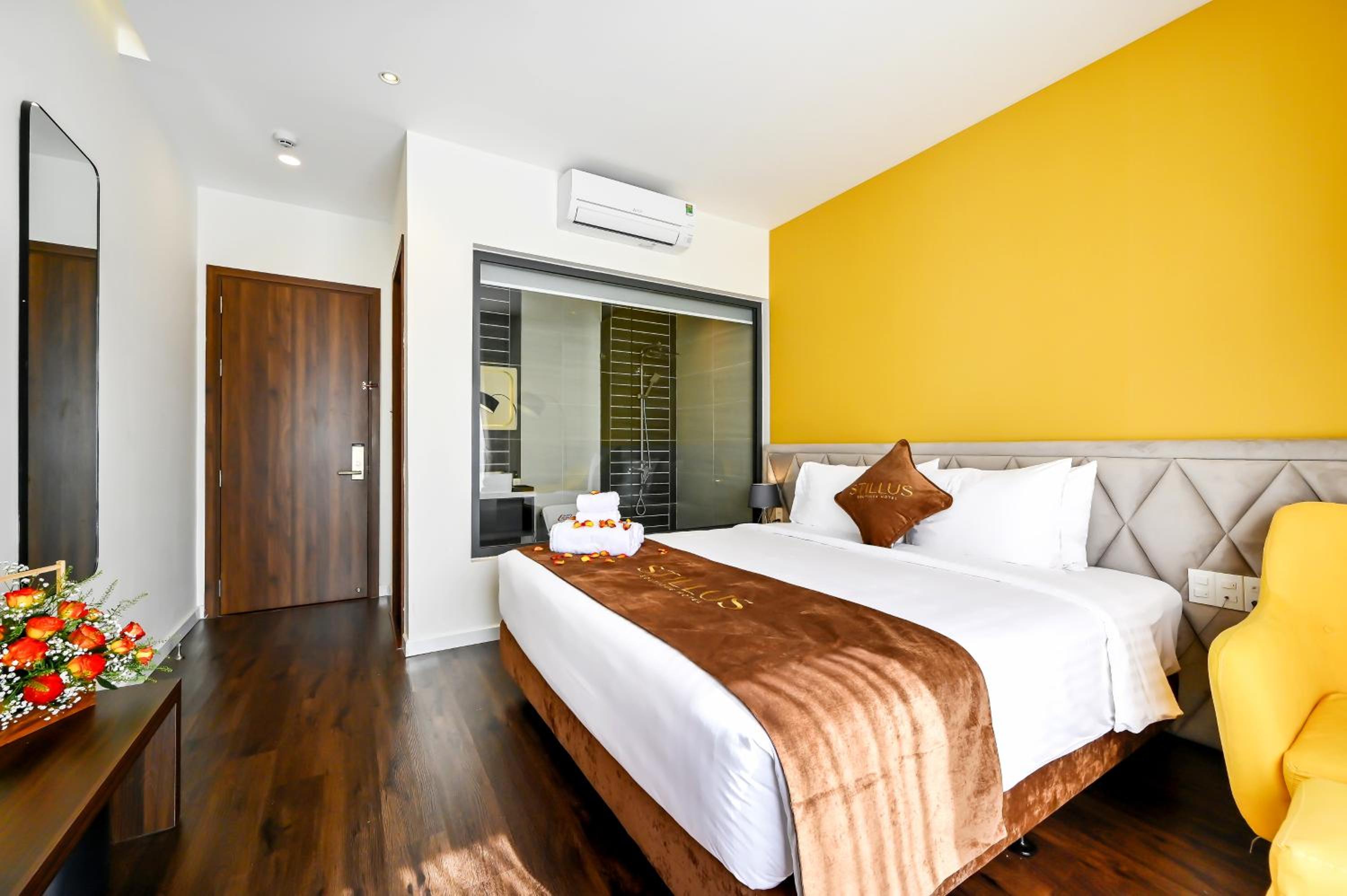 Premier Double Room with City View - Photo 2