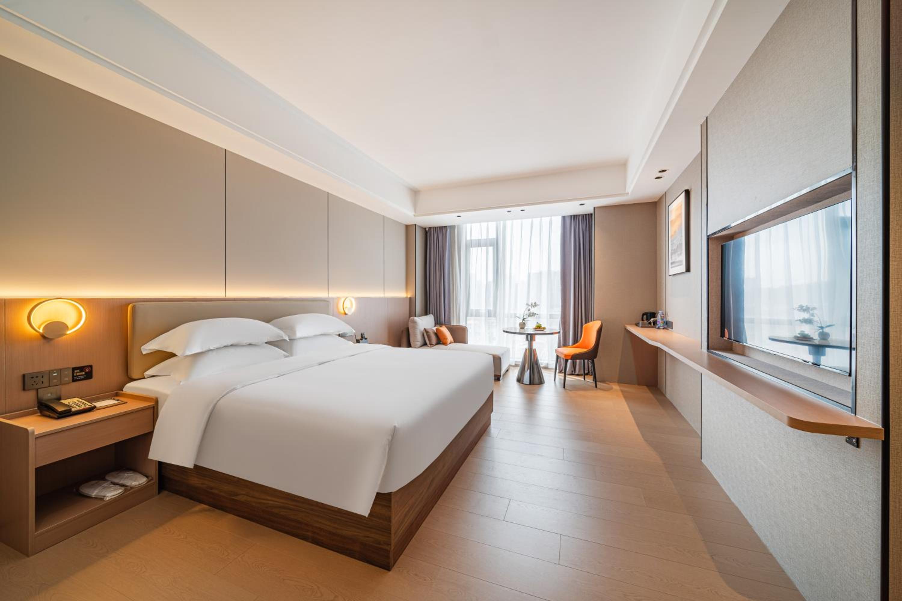 Deluxe Queen Room