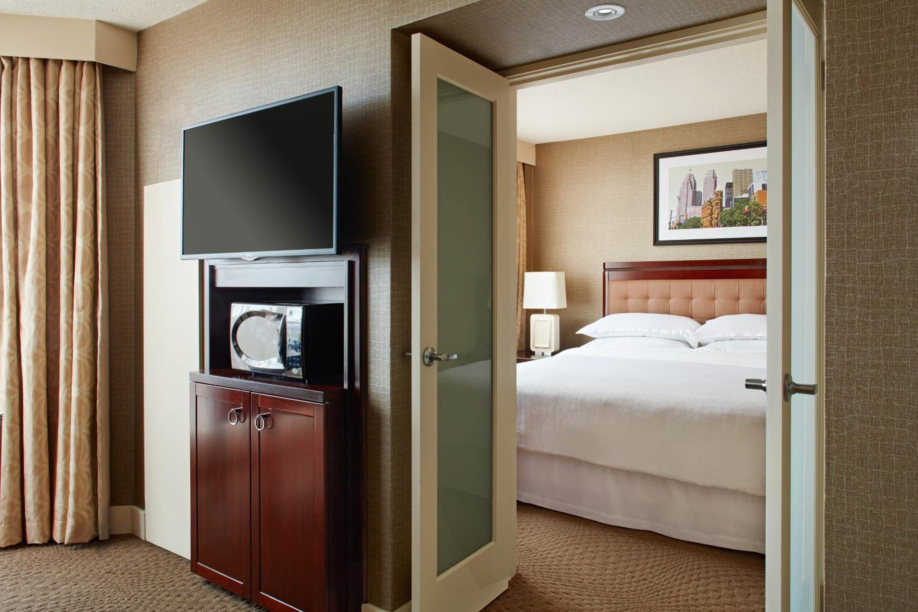 Premium 1 Bedroom Suite with a 1 King Bed