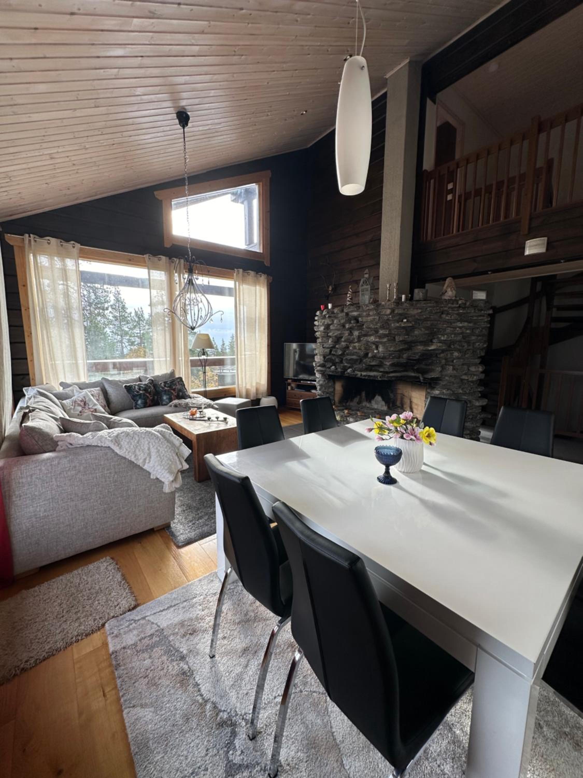 Four-Bedroom House photo 3