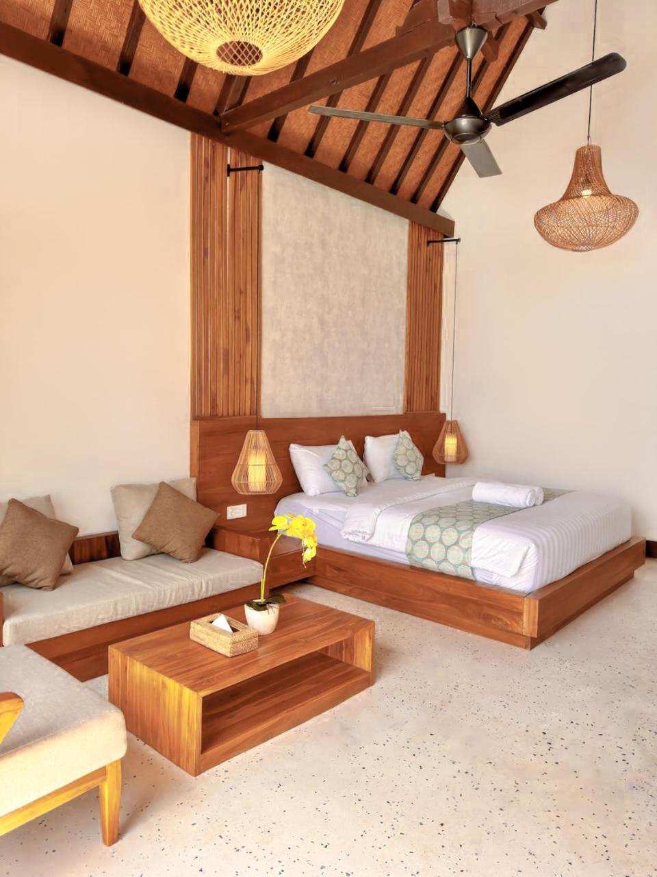 带花园景观的小屋