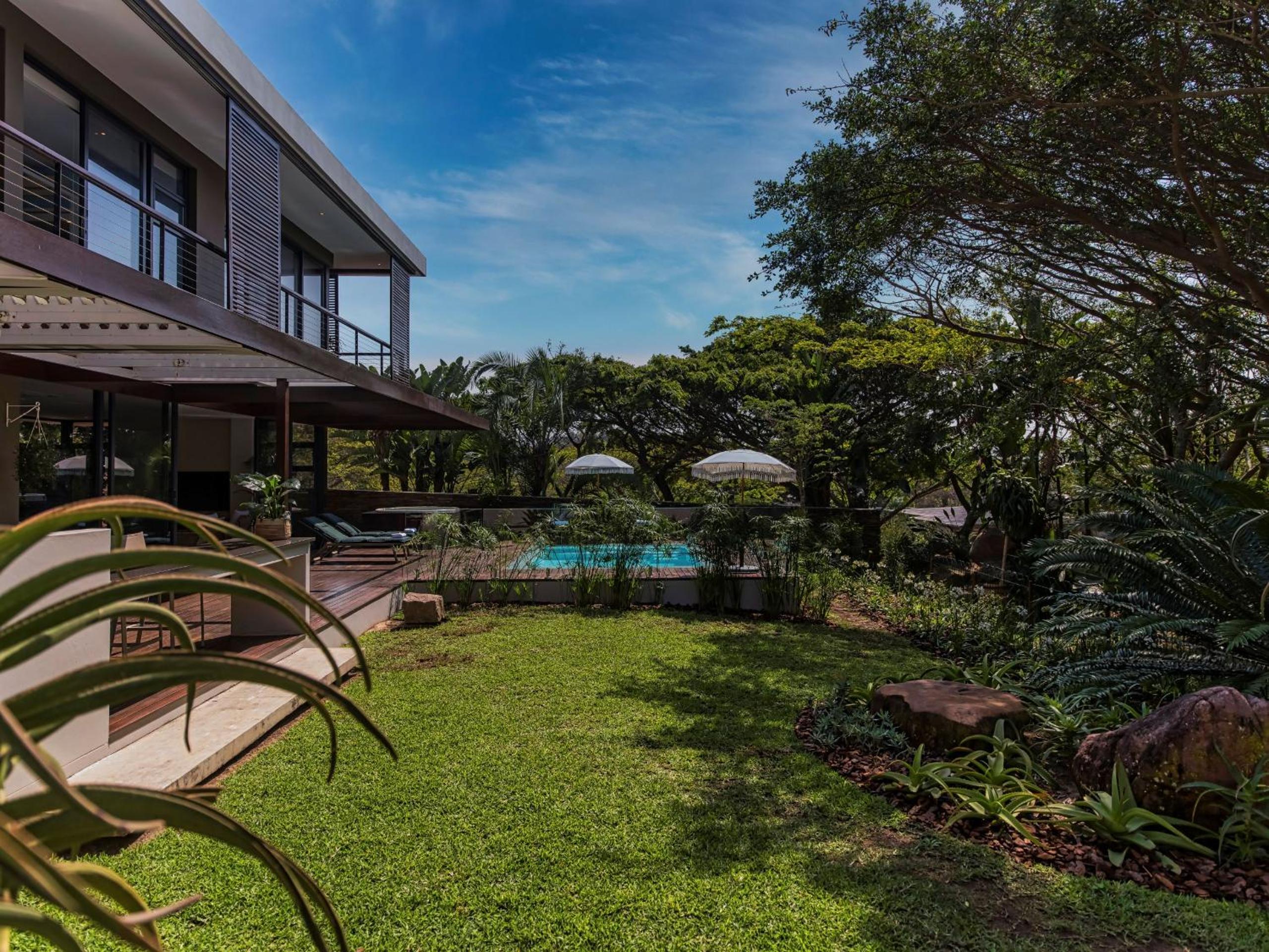 Three-Bedroom Villa photo 2