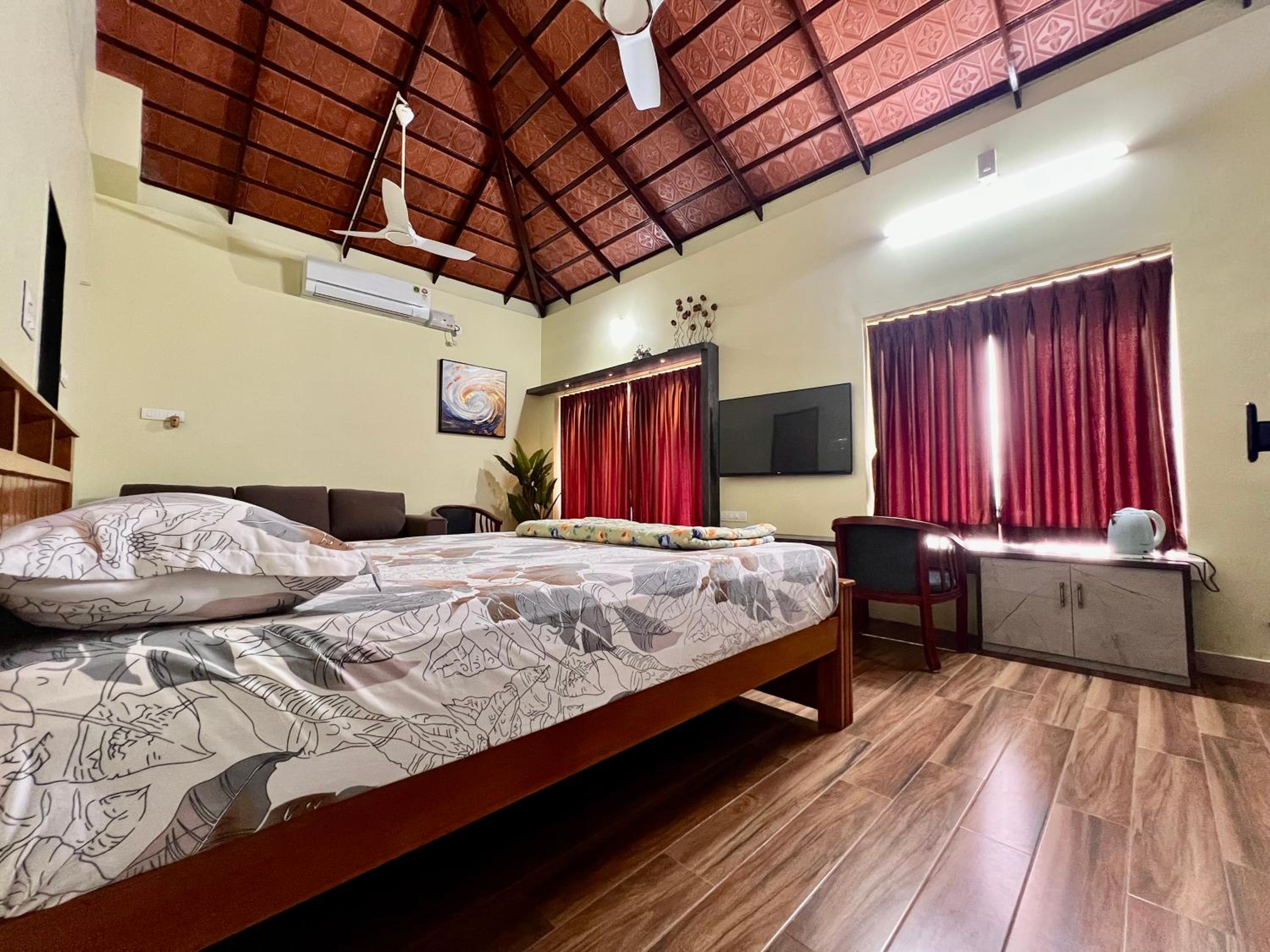 King Room with Balcony photo 1