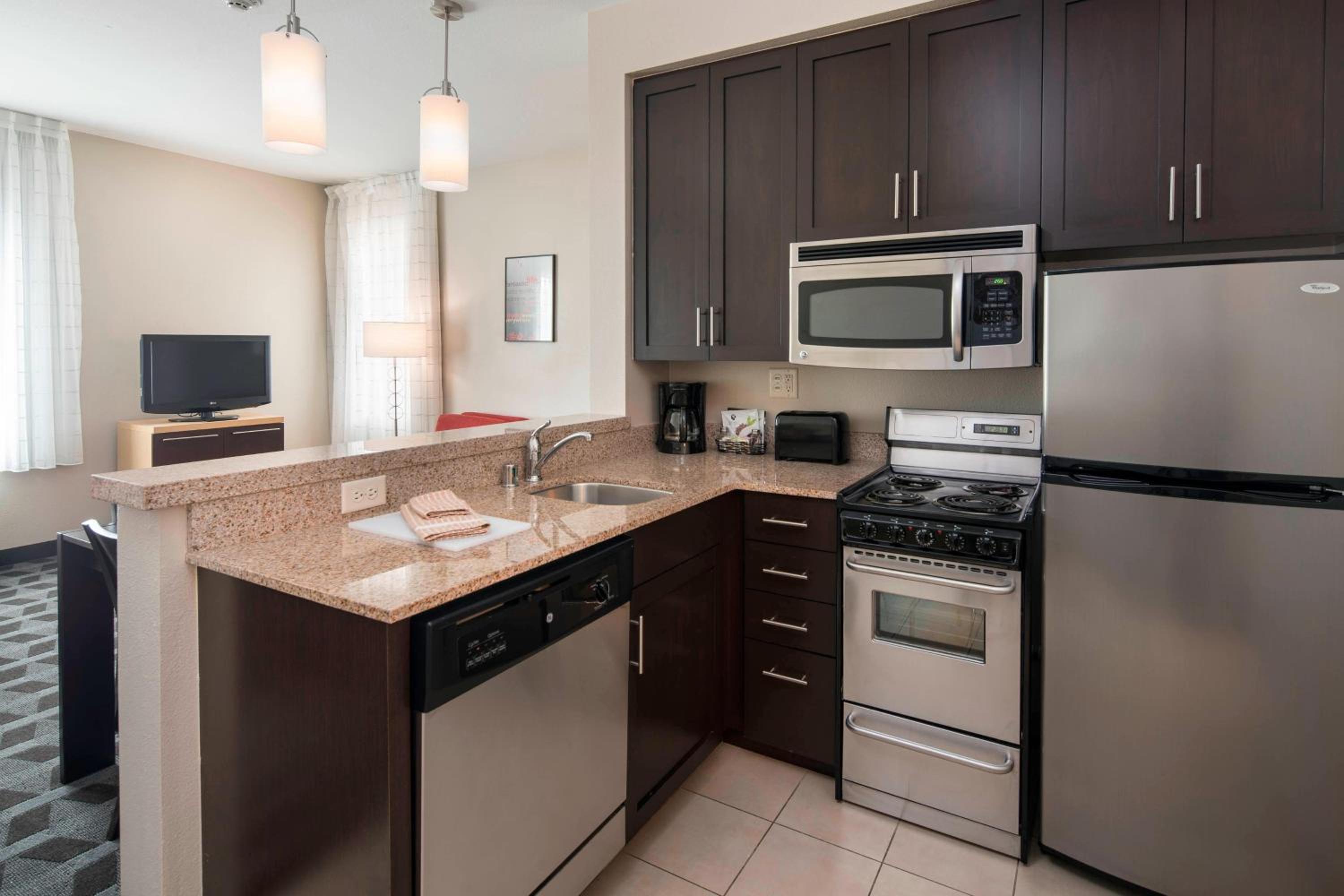 Two-Bedroom Suite with Adapted Tub - Mobility and Hearing Accessible photo 3