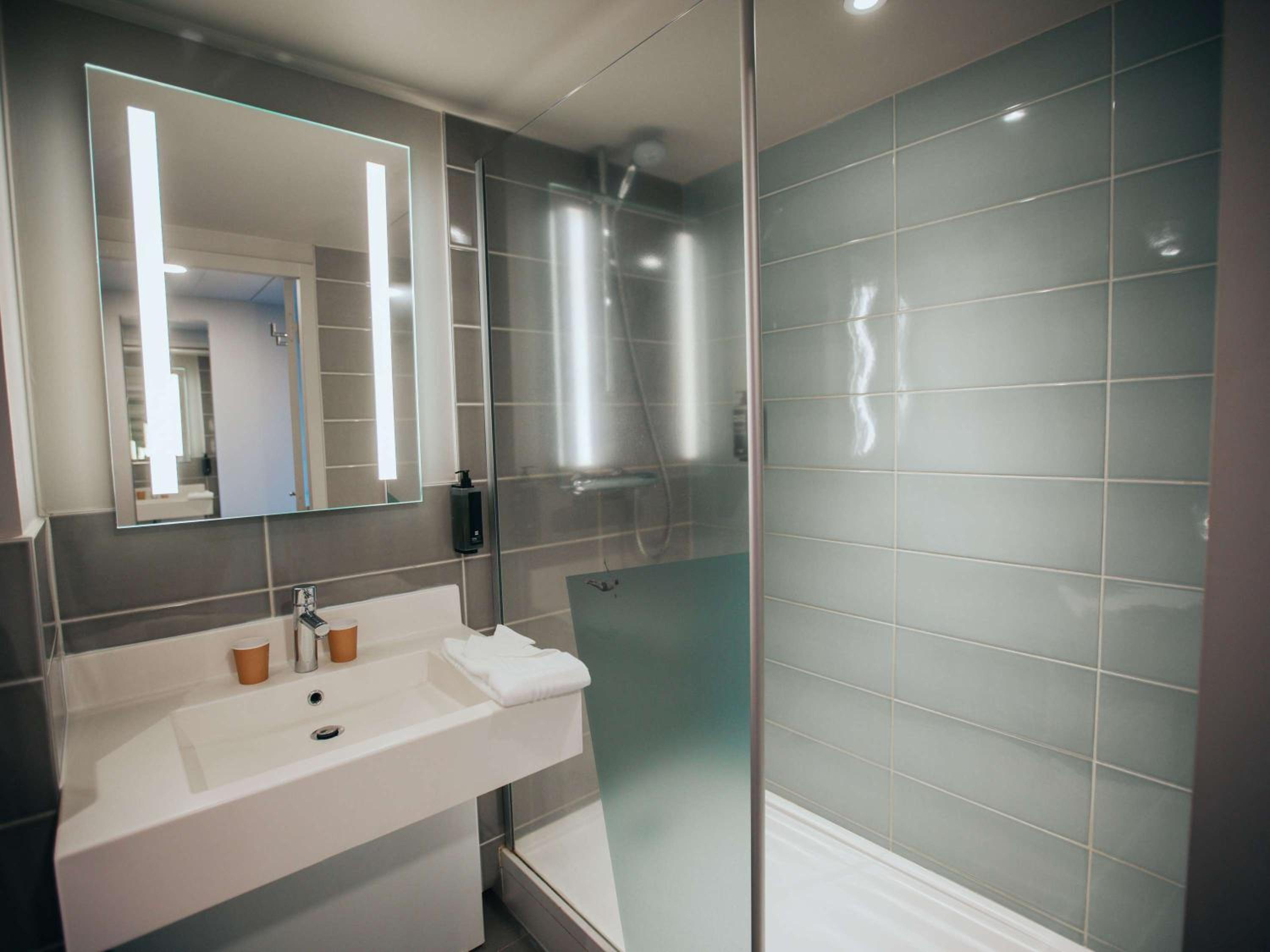 Standard Double Room - Photo 7