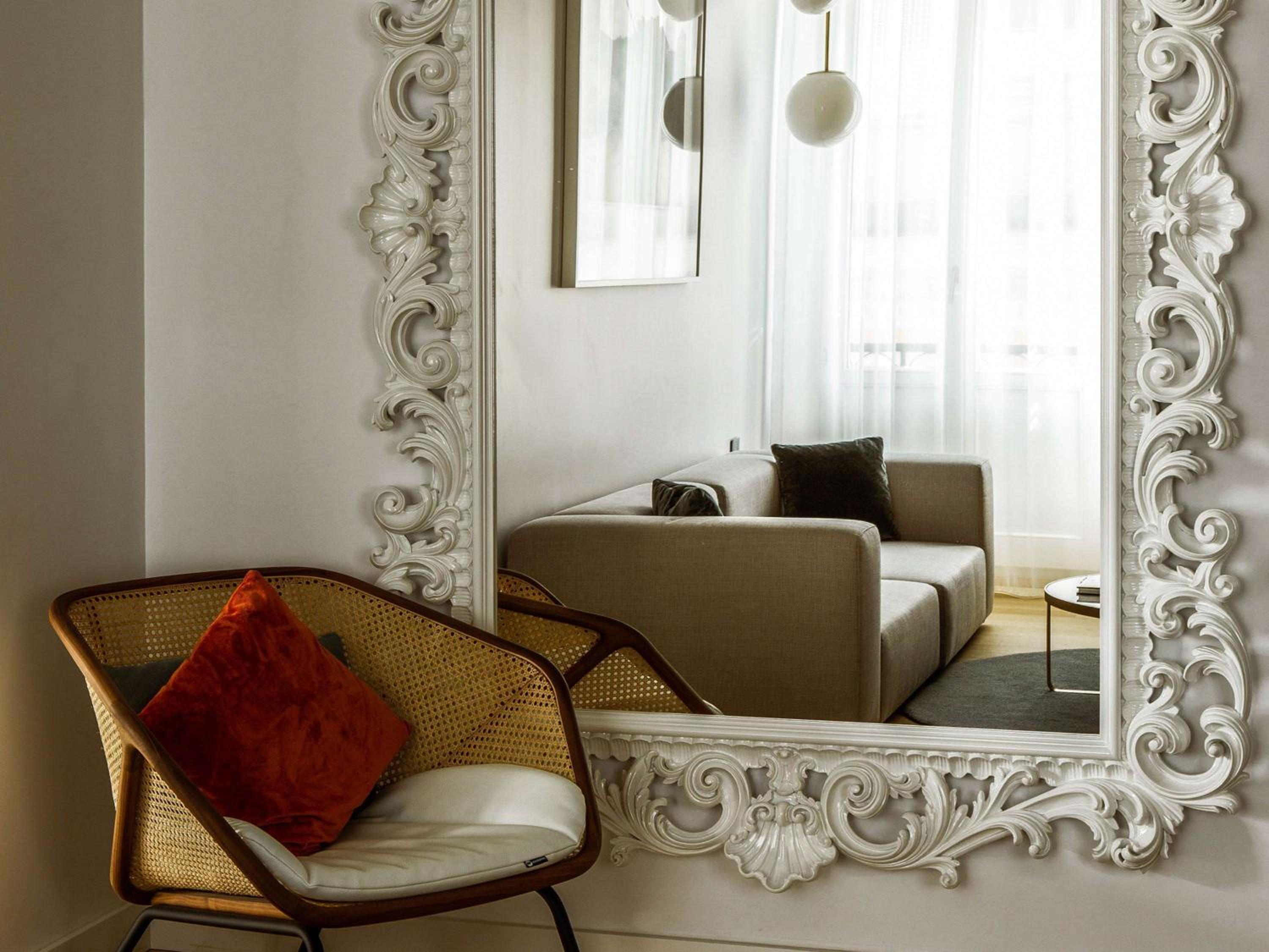 Deluxe King Suite