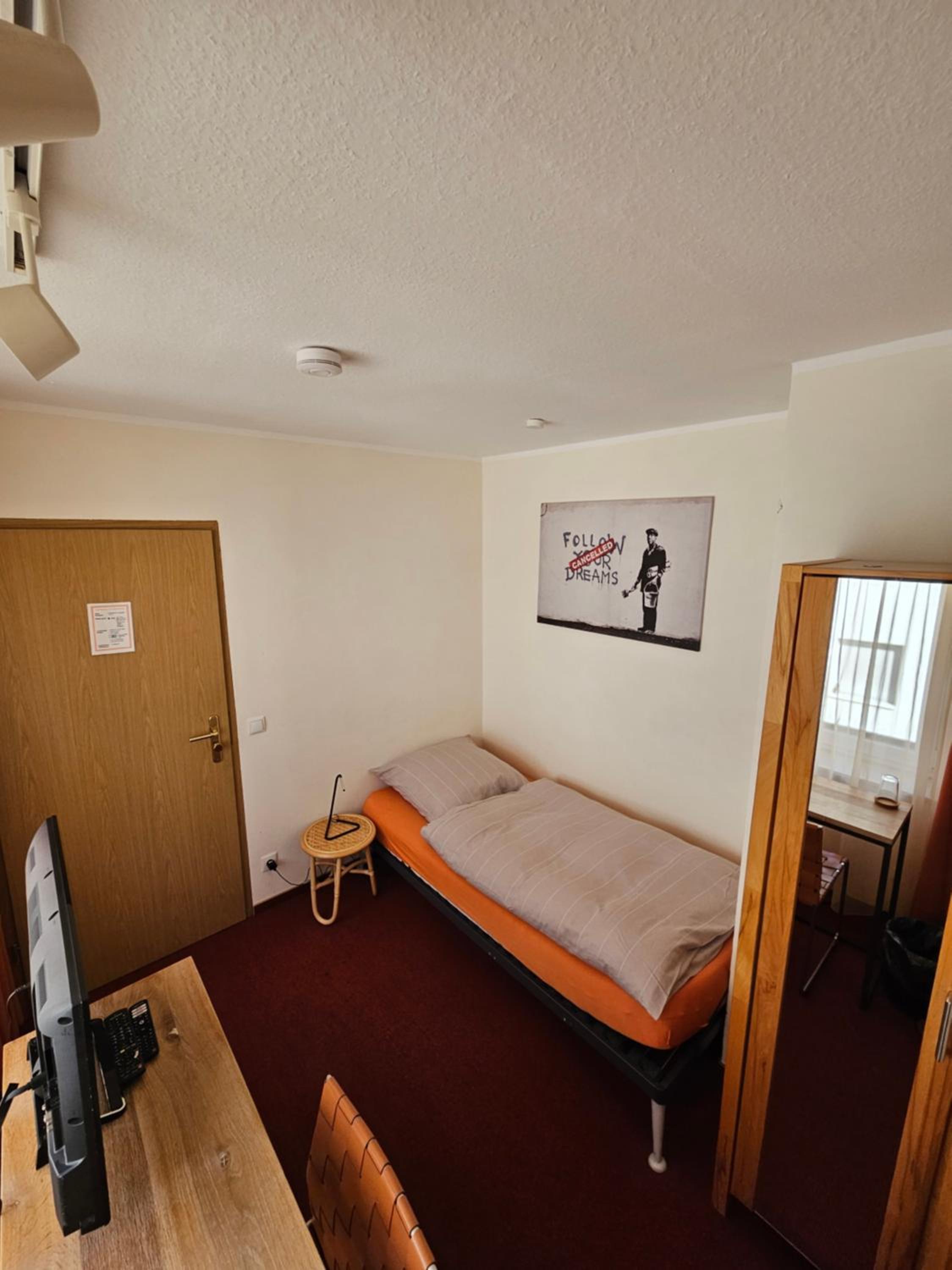 Small Single Room photo 1