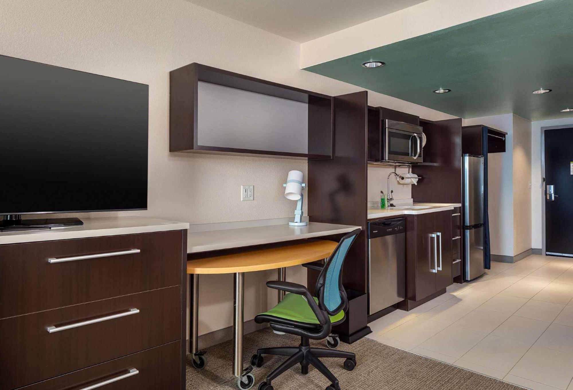 King One Bedroom Extended Suite photo 1