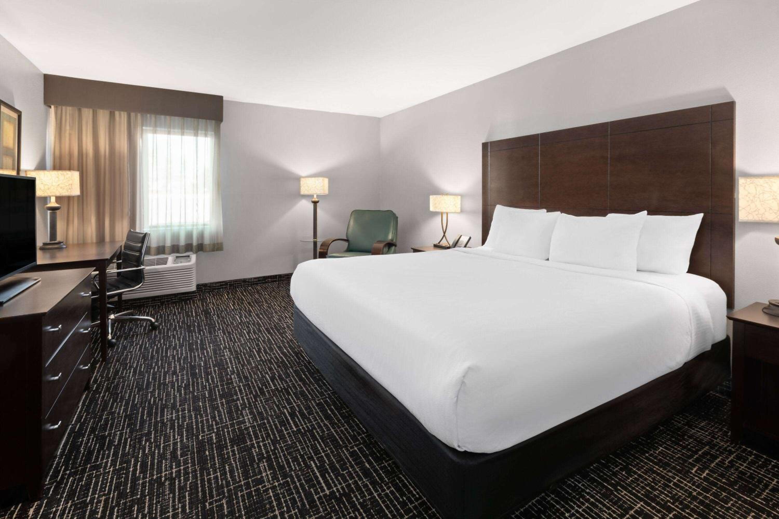 Deluxe King Room